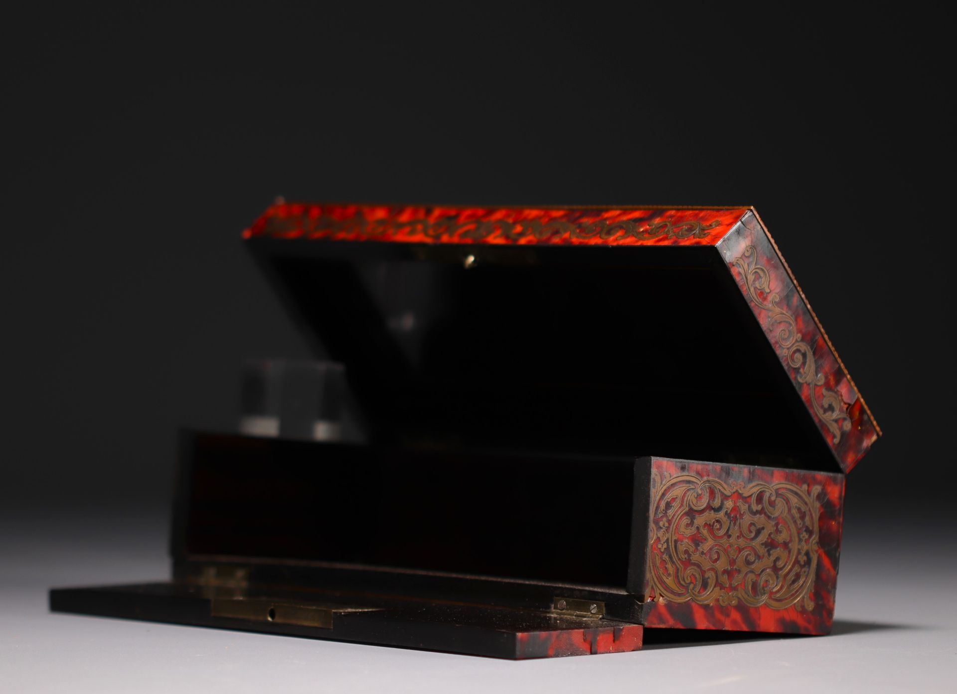 Set of four marquetry and lacquer boxes including a glove box stamped Tahan F. du Roi in Paris. - Image 6 of 9