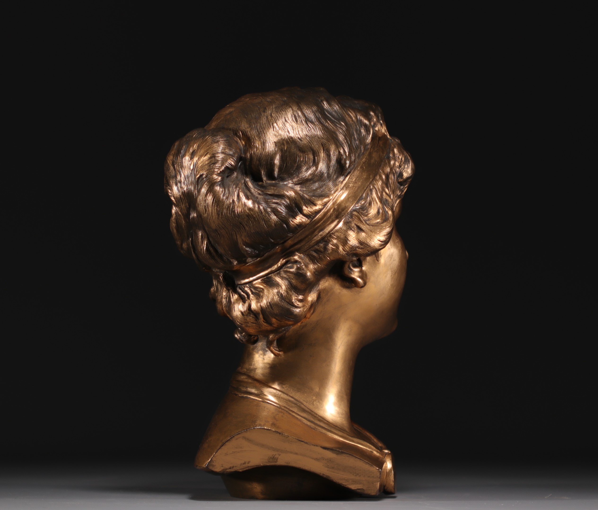 VERRYDEN Freres Gand - Bust of a young man in gilded bronze. - Image 2 of 4