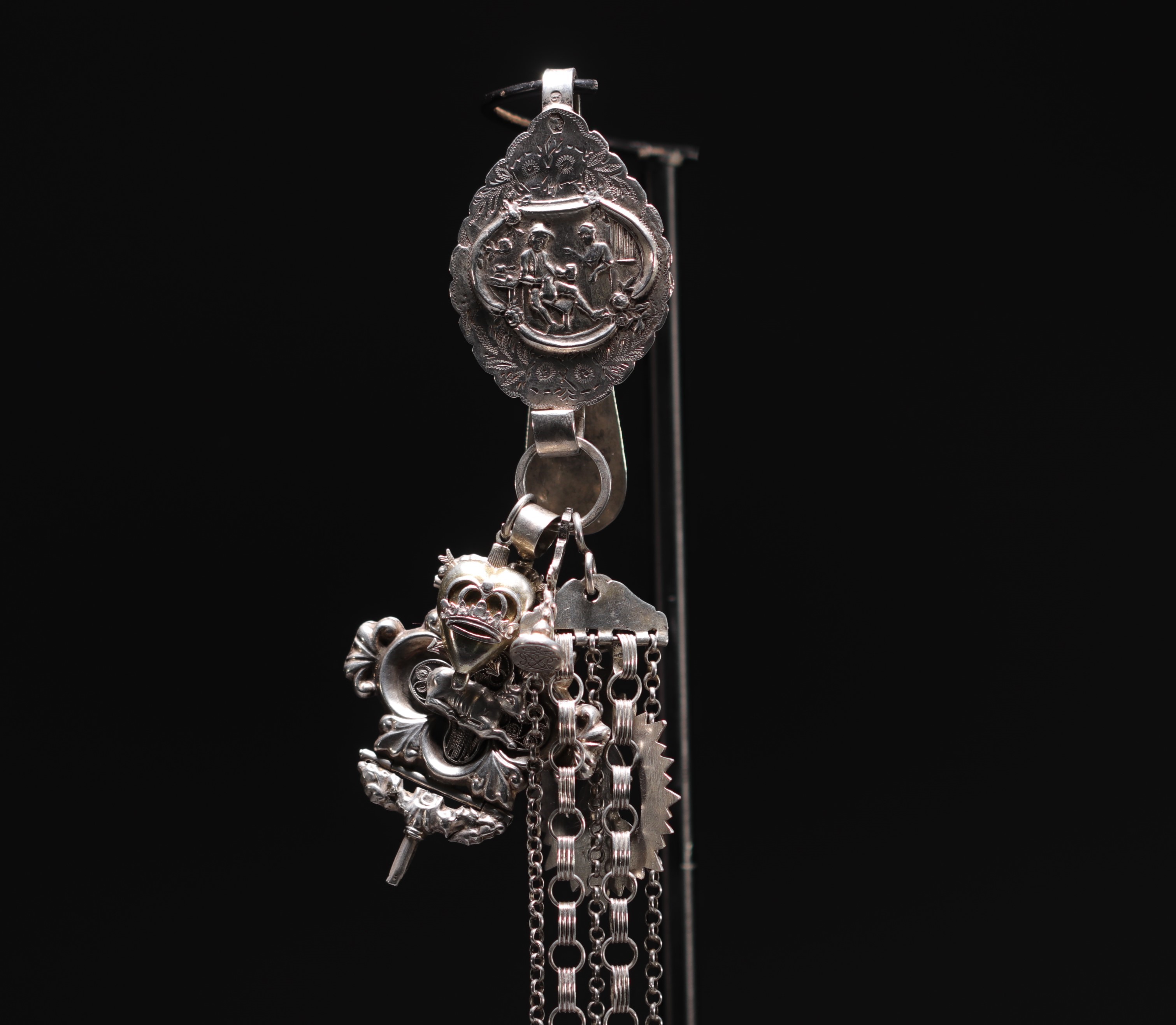 Magnificent large silver chatelaine decorated with various charms, Dutch hallmarks and others. - Image 2 of 5