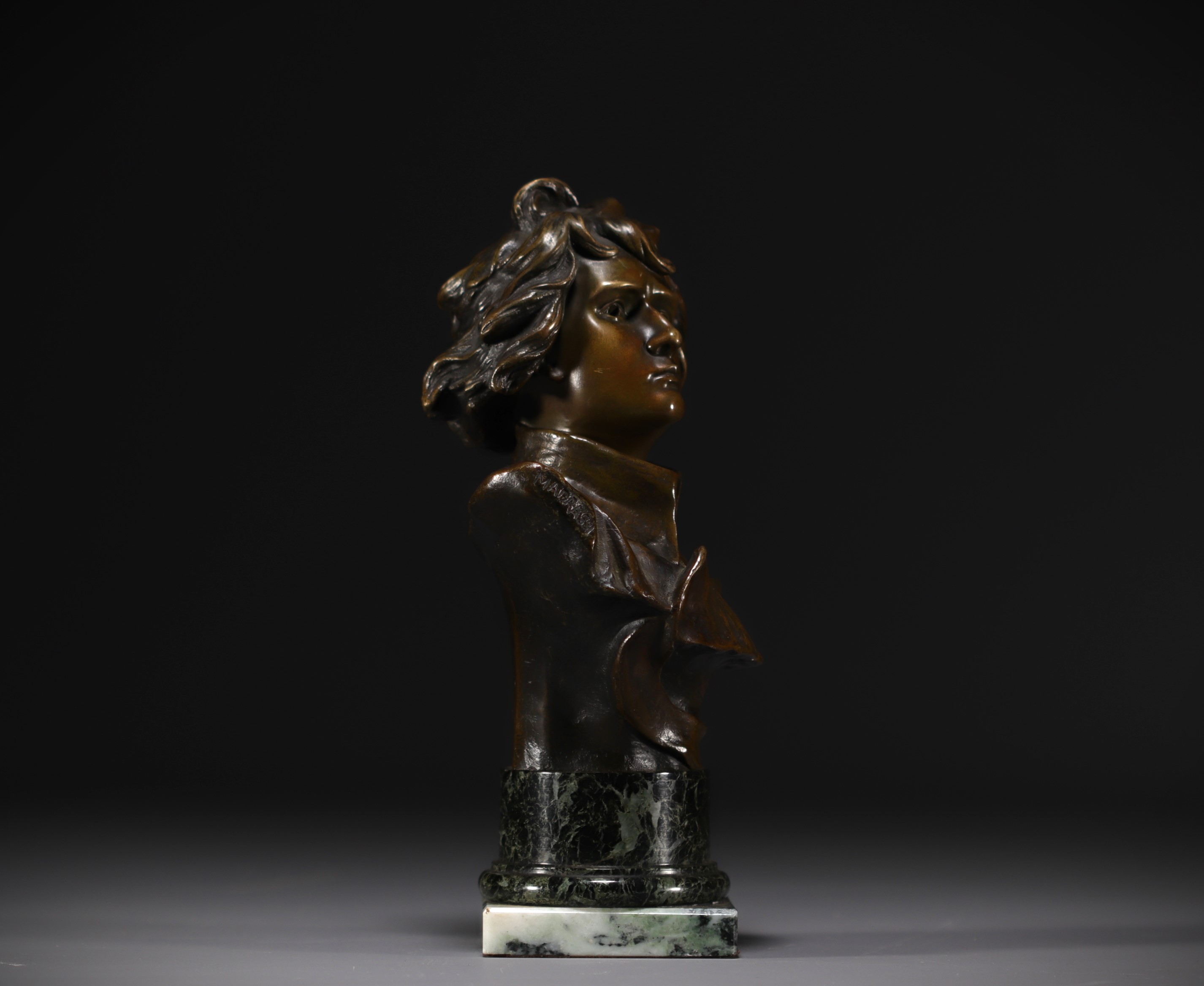 Lucas MADRASSI (1848-1919) "Young Napoleon Bonaparte" Bust in bronze with brown patina. - Image 3 of 6