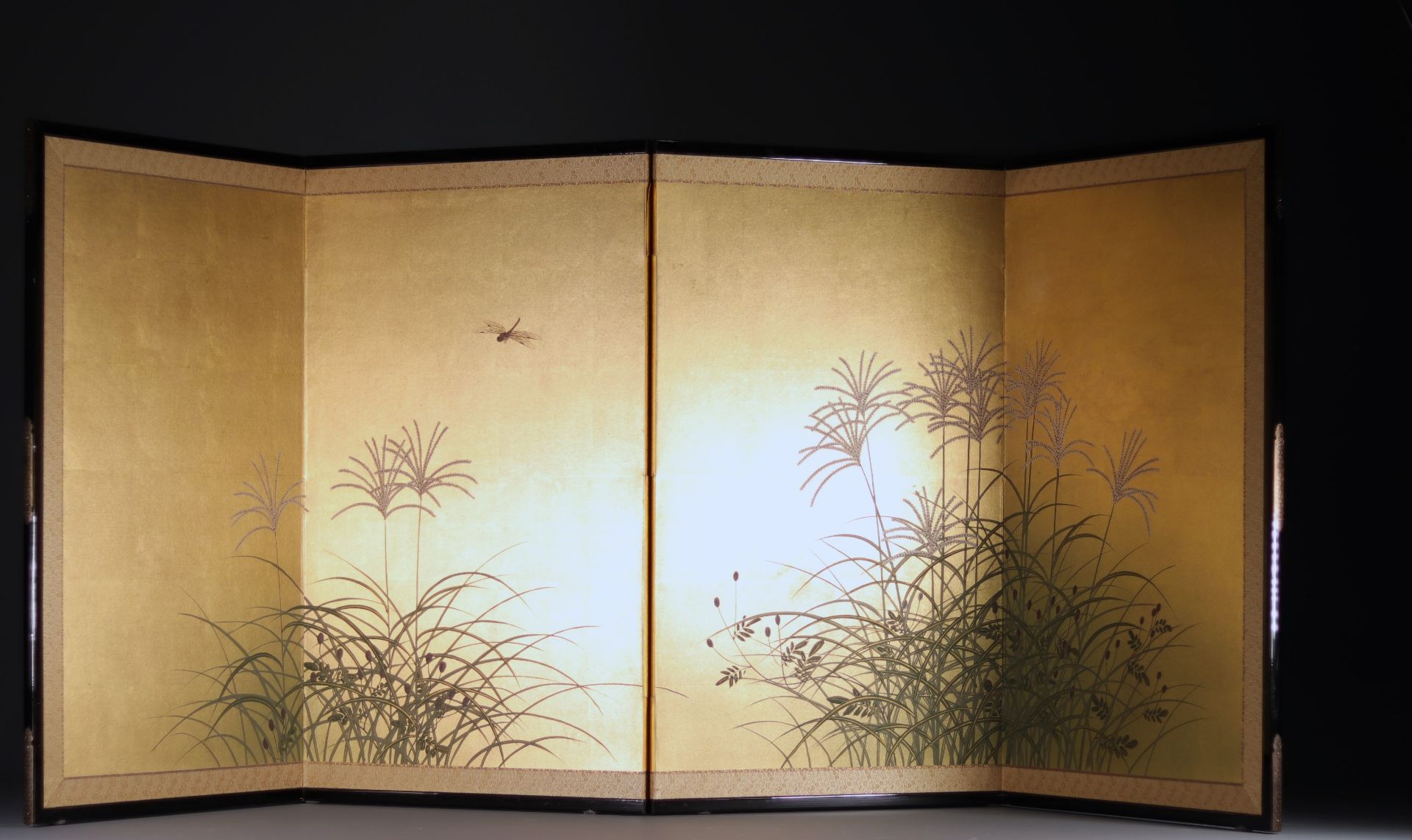 Japan - Gilt-leaf screen with floral decoration. - Image 2 of 5
