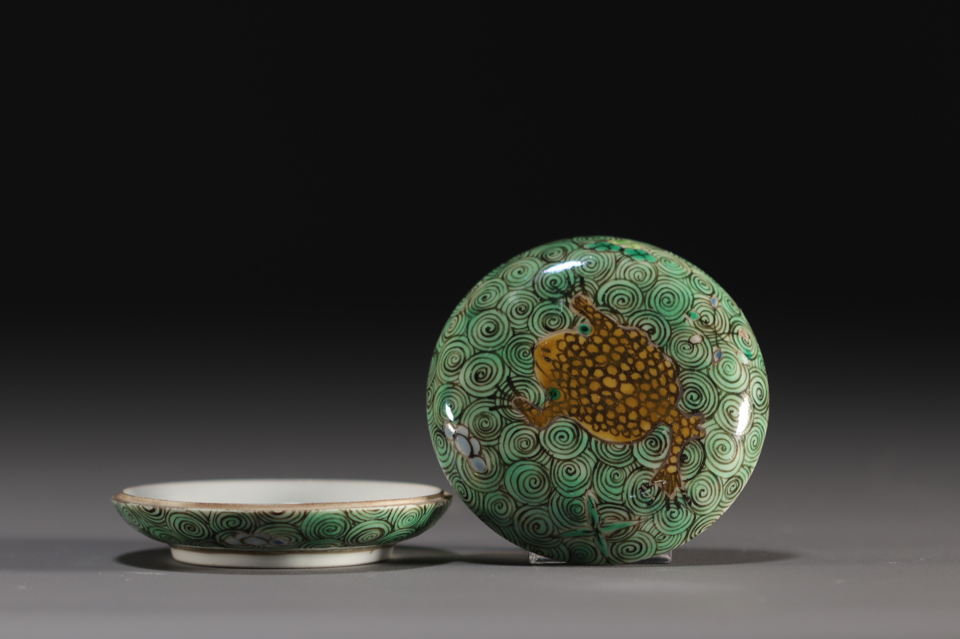 China - Set of three porcelain ink boxes with various decorations. - Image 2 of 6