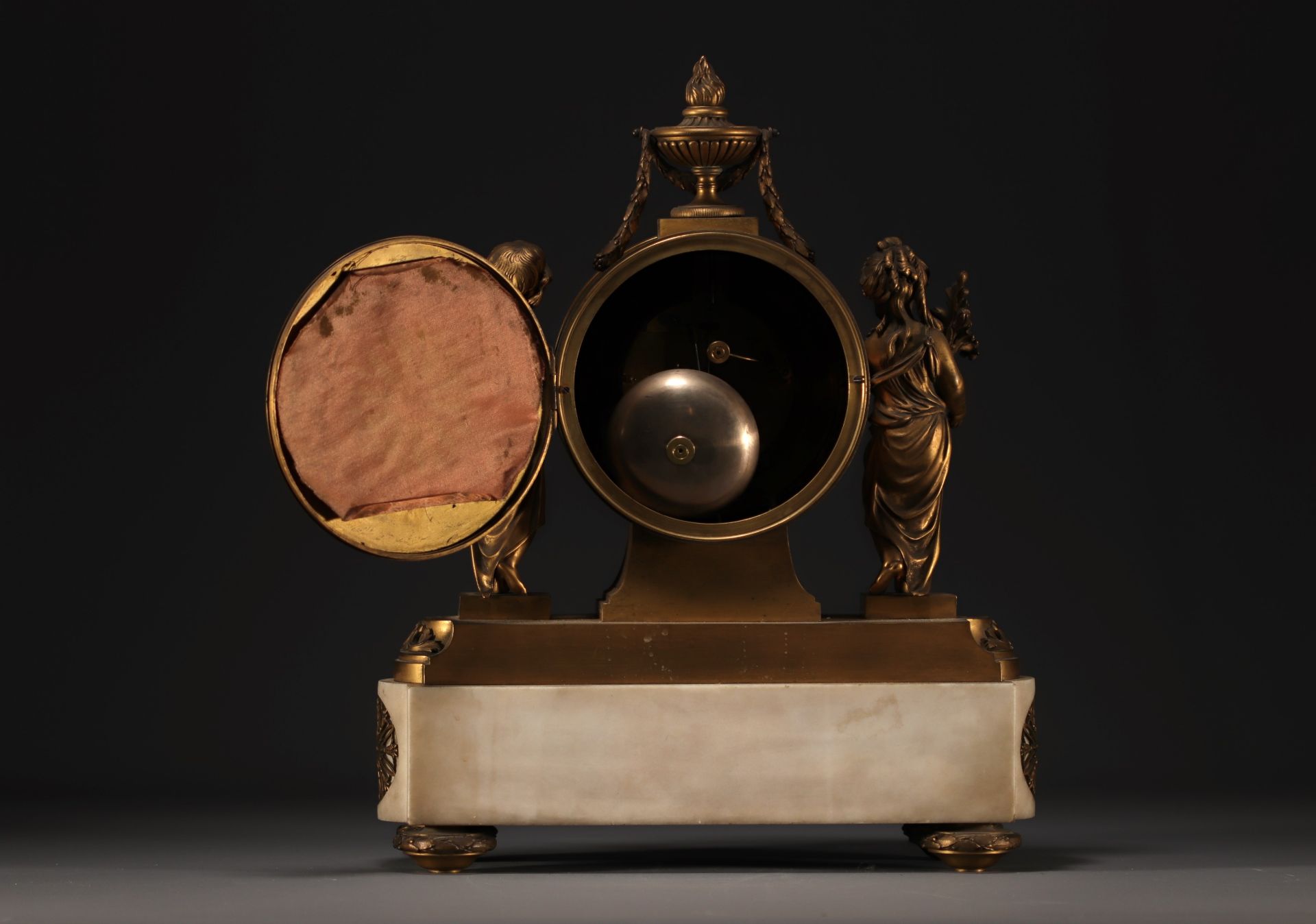 Louis XVI period clock in gilt bronze and white marble, Crosnier movement in Paris. - Image 4 of 4