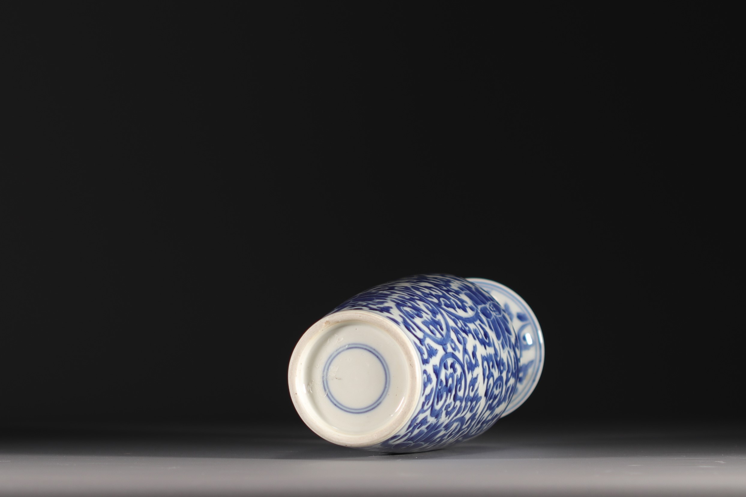 China - A white-blue porcelain baluster vase decorated with lotus flowers, double circle mark, Qing  - Image 4 of 5