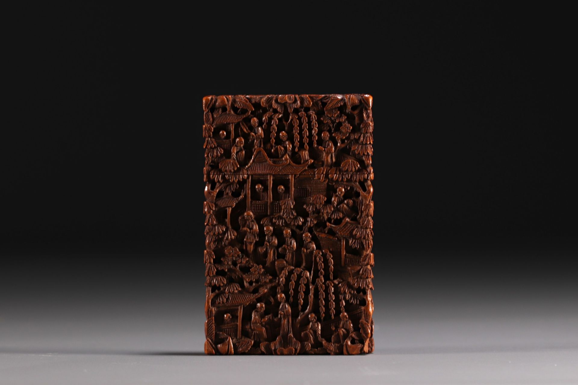 China - Wooden card box carved with characters, Canton, 19th century. - Bild 3 aus 4