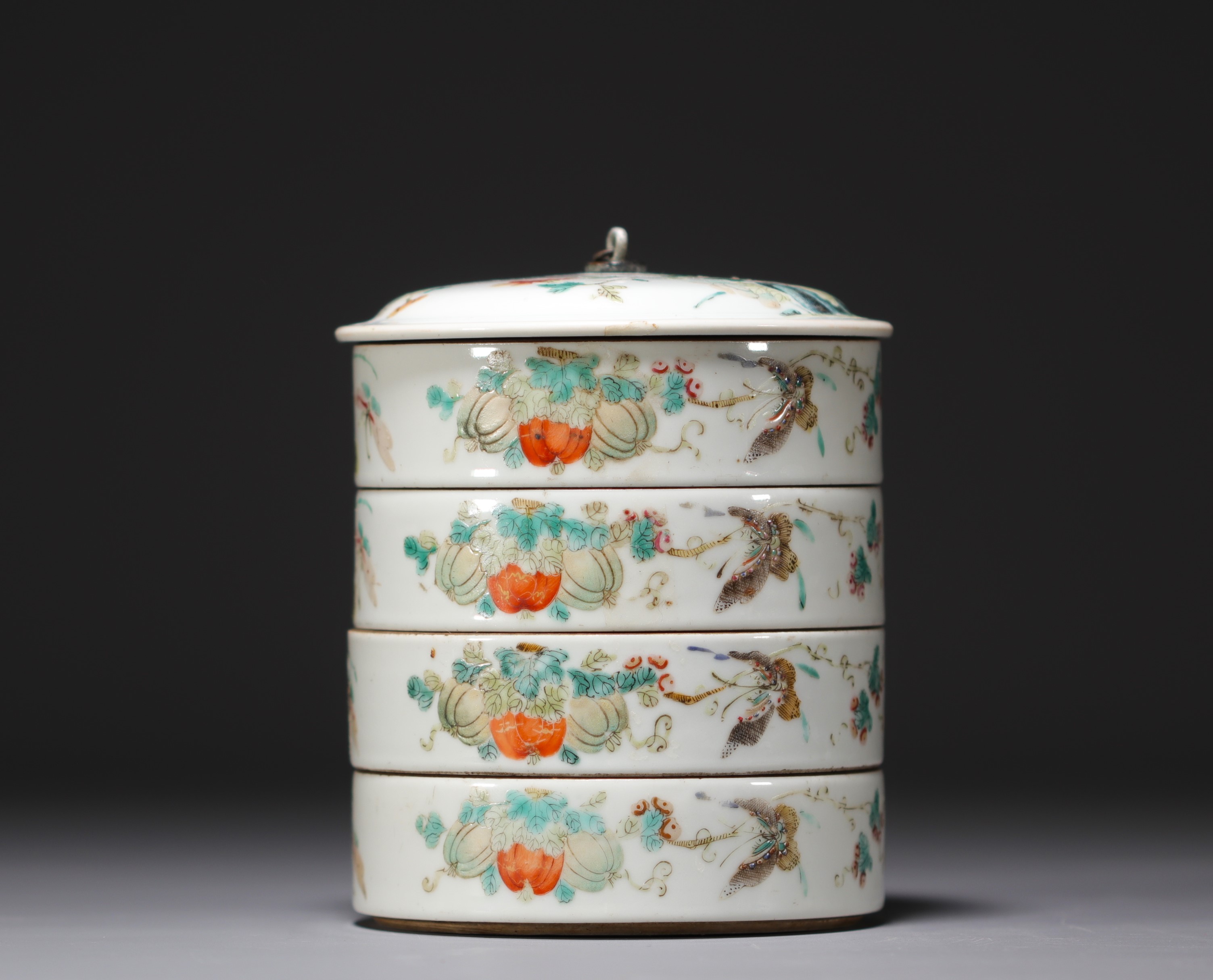 China - Set of four stacking condiment bowls decorated with flowers, famille rose. - Image 3 of 6