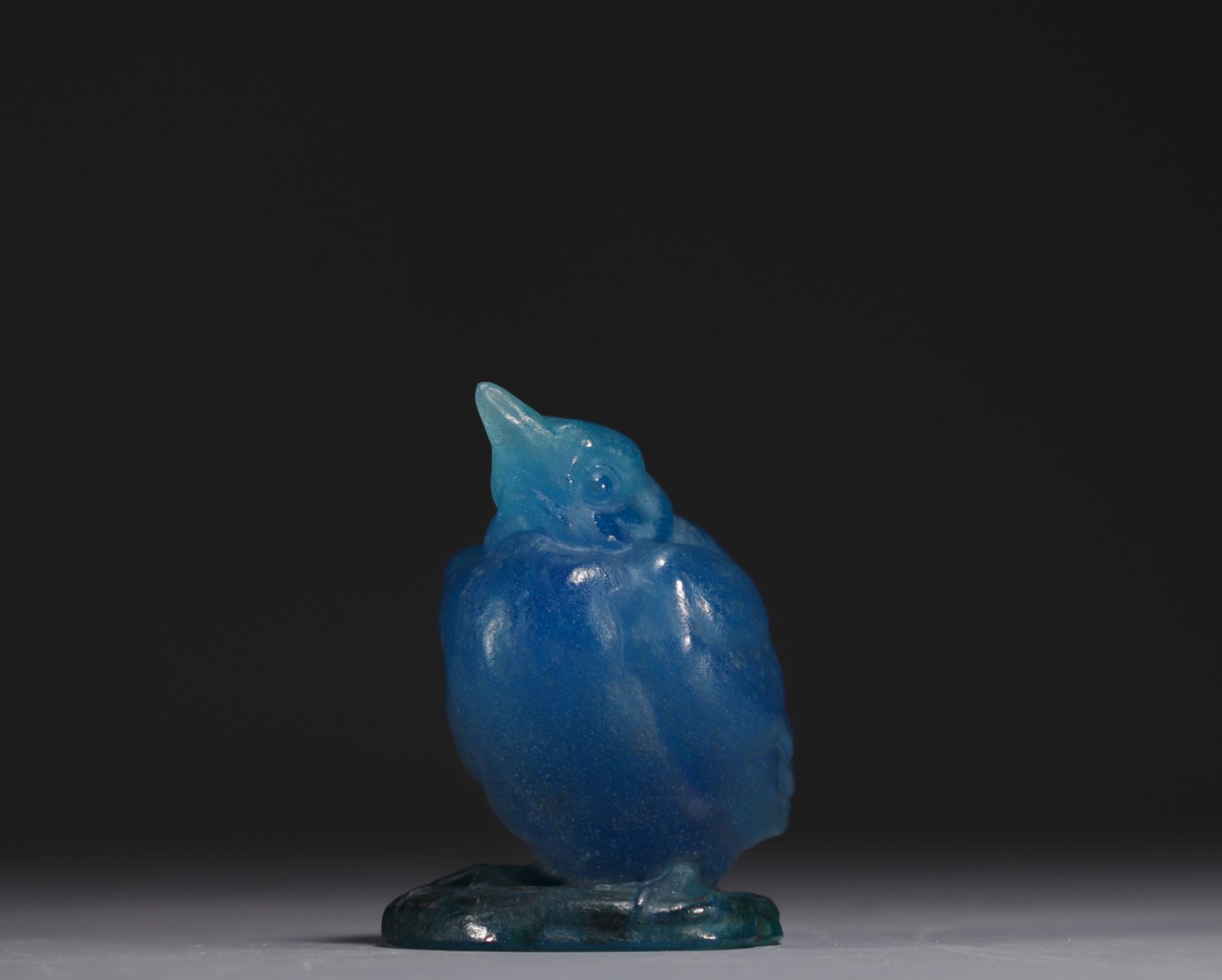 Amalric WALTER (1870-1959) Bird in blue pate de verre, signed on the edge of the base. - Bild 3 aus 4