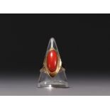 Ring in 18K yellow gold and red coral, total weight 5.5gr.