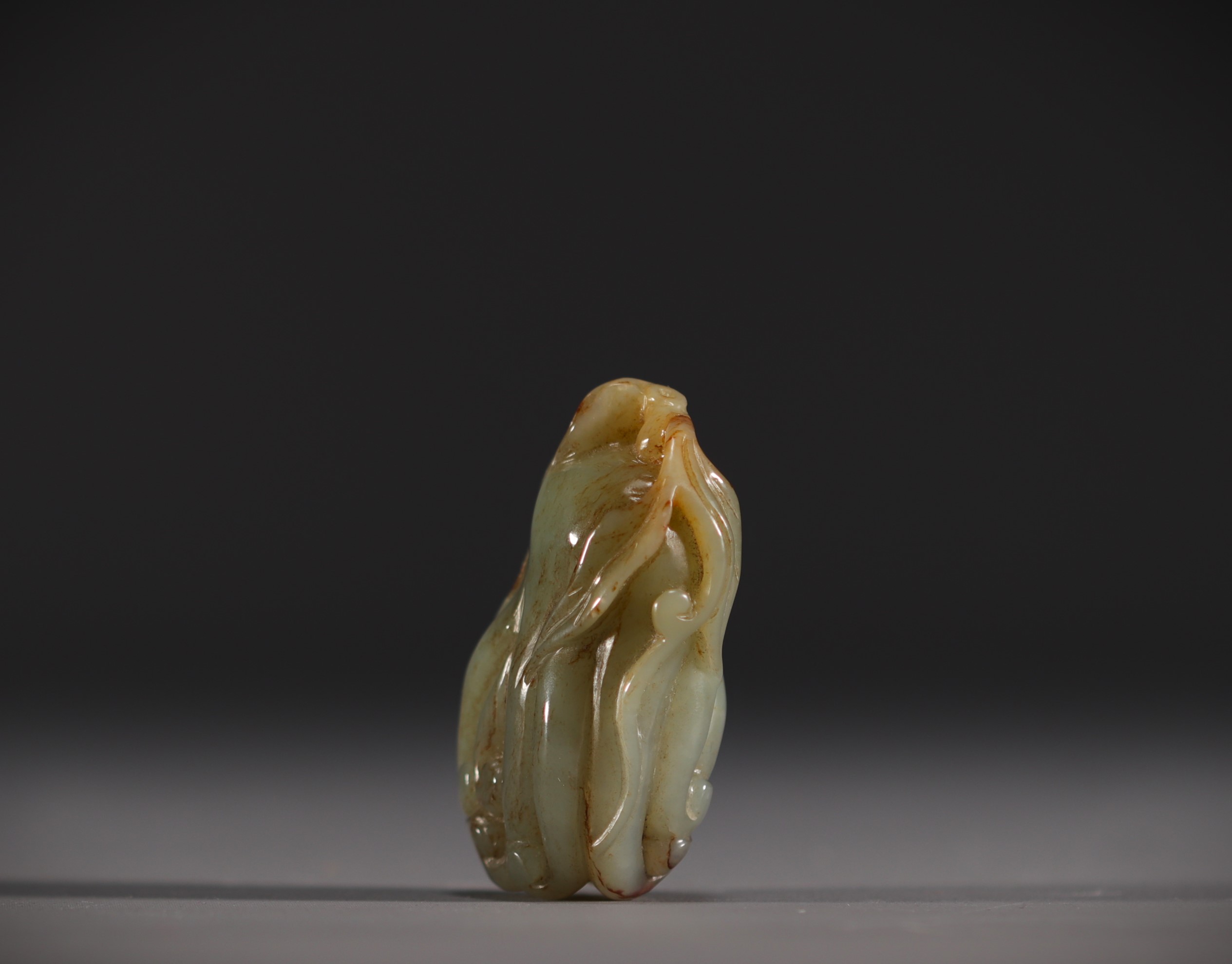 China - "Buddha's hand" Carved jade pendant. - Image 2 of 5