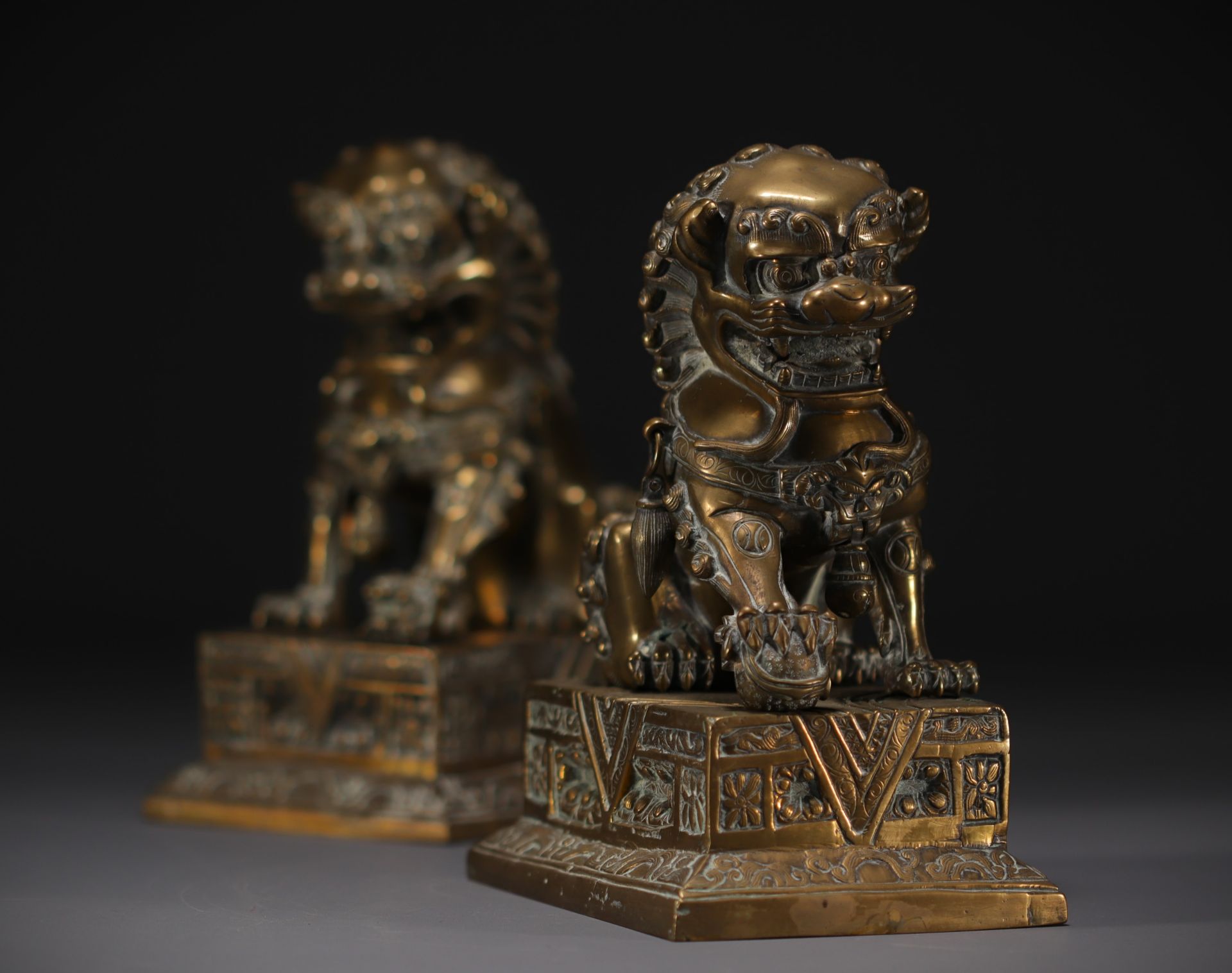 China - Pair of bronze Lions of Fo. - Image 4 of 4