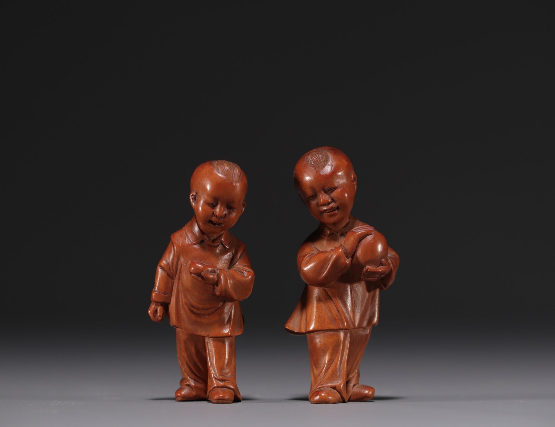 China - Couple of boxwood children, circa 1900/20.