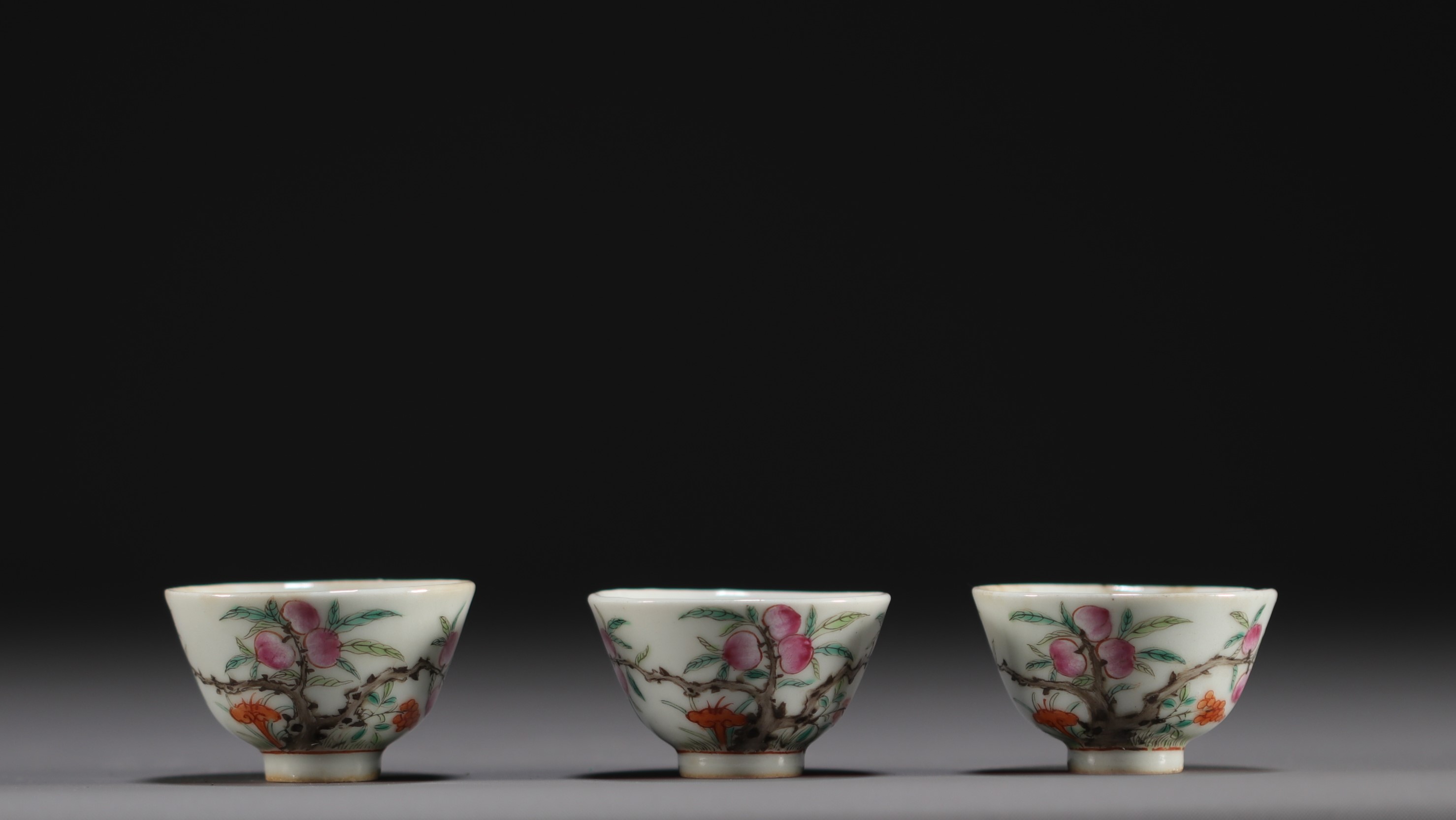 China - Set of eleven bowls of different sizes in famille rose porcelain, 19th century. - Image 2 of 8