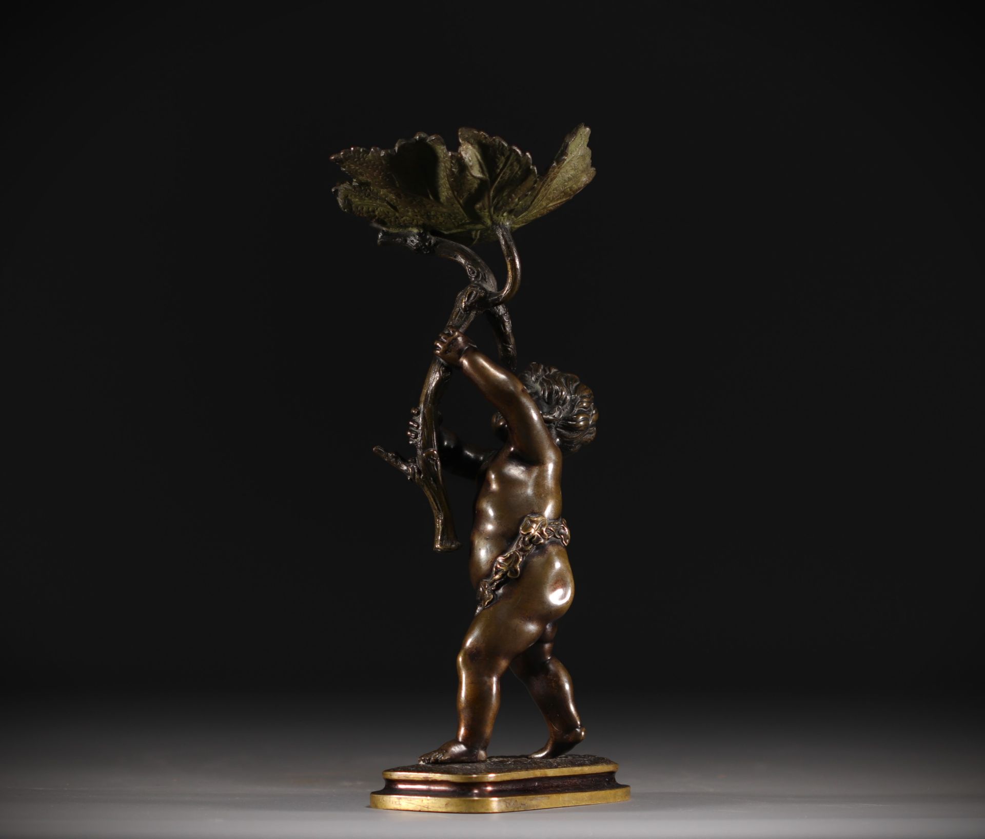 "Putti a la feuille de vigne" Bronze sculpture signed Clodion. - Image 3 of 4