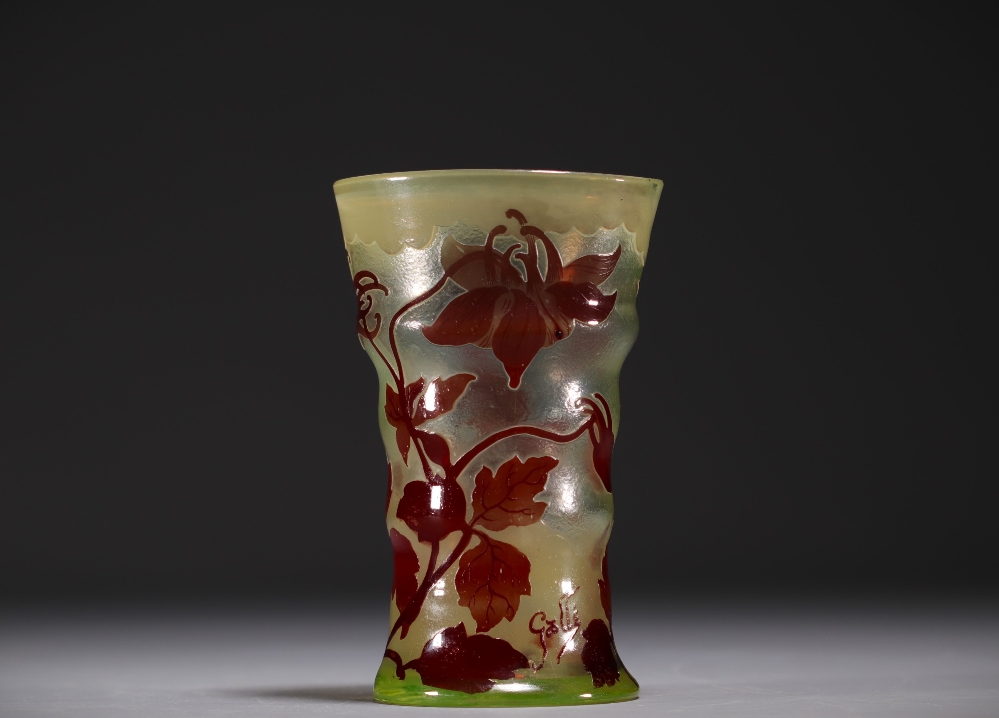 Emile GALLE (1846-1904) Acid-etched multi-layered glass vase decorated with flowers, signed.