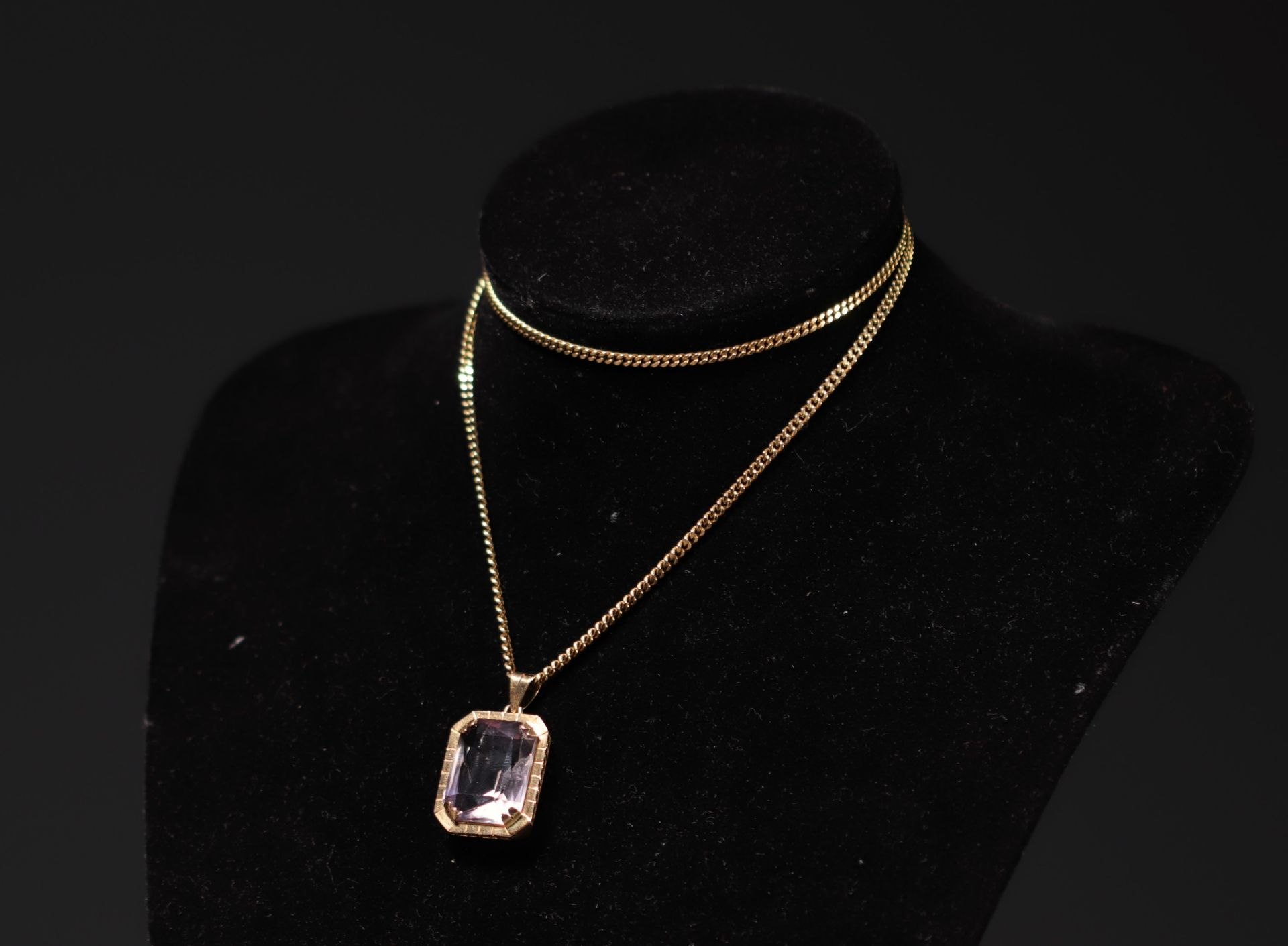 18k yellow gold pendant, octagonal-cut sapphire, total weight 28g. - Bild 4 aus 4