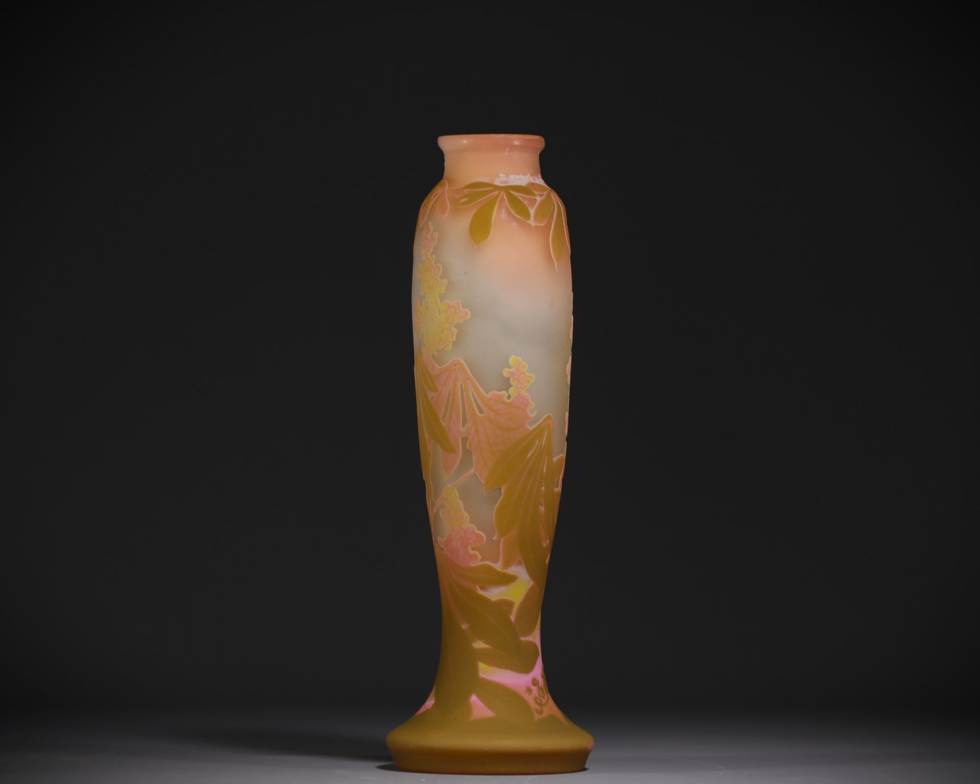 Etablissements Emile GALLE (1846-1904) Acid-etched multi-layered glass vase with floral decoration,  - Image 2 of 4