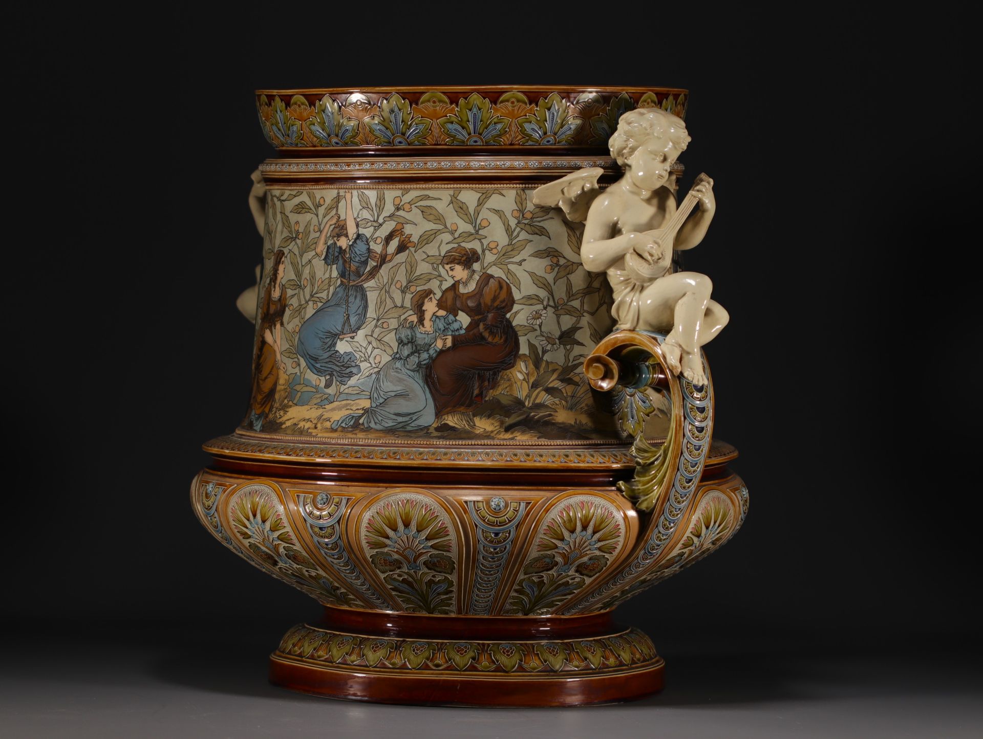 Villeroy & Boch Mettlach - Imposing and rare ceramic planter with figures on a mahogany saddle. Circ - Bild 7 aus 10
