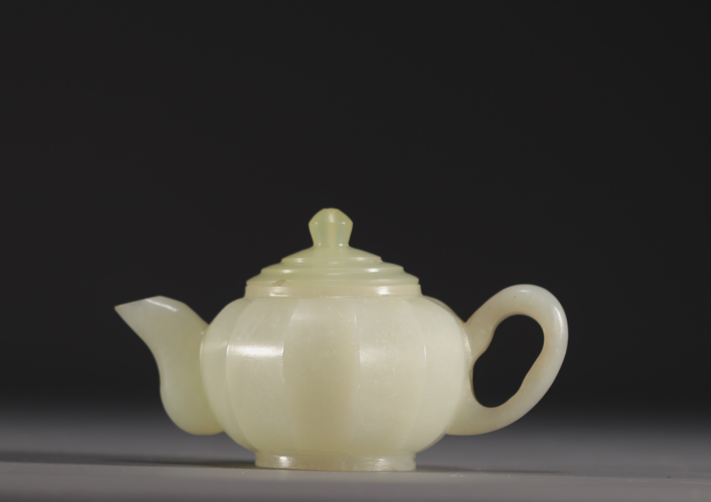 China - White jade teapot. - Image 2 of 5
