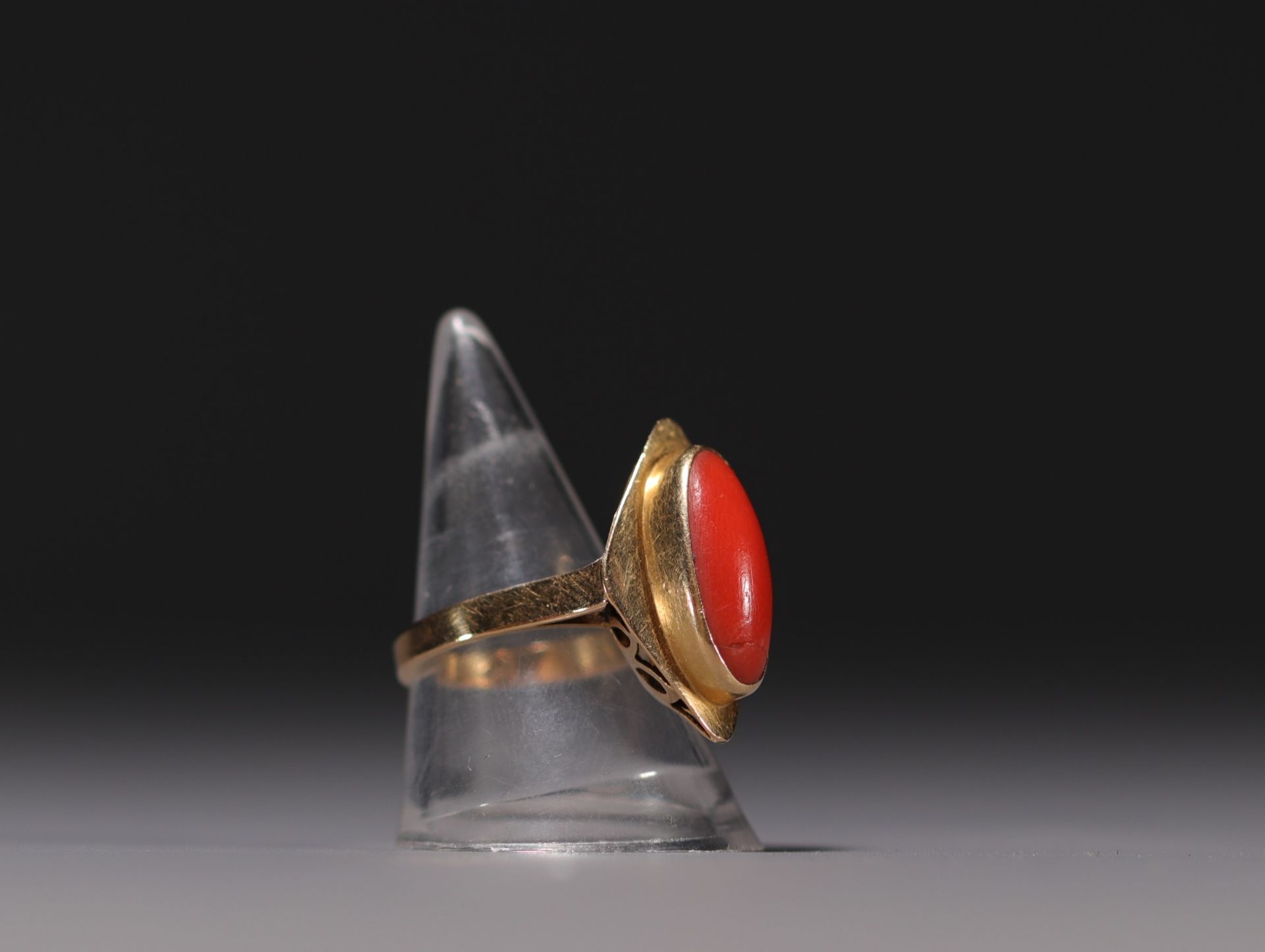 Ring in 18K yellow gold and red coral, total weight 5.5gr. - Bild 3 aus 3