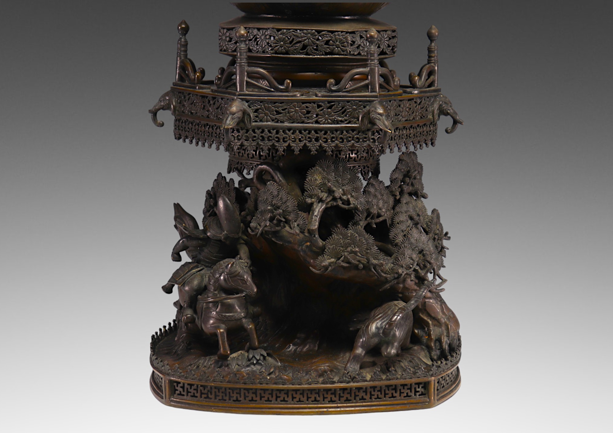 Japan, imposing bronze incense burner, Meiji period. - Image 3 of 5