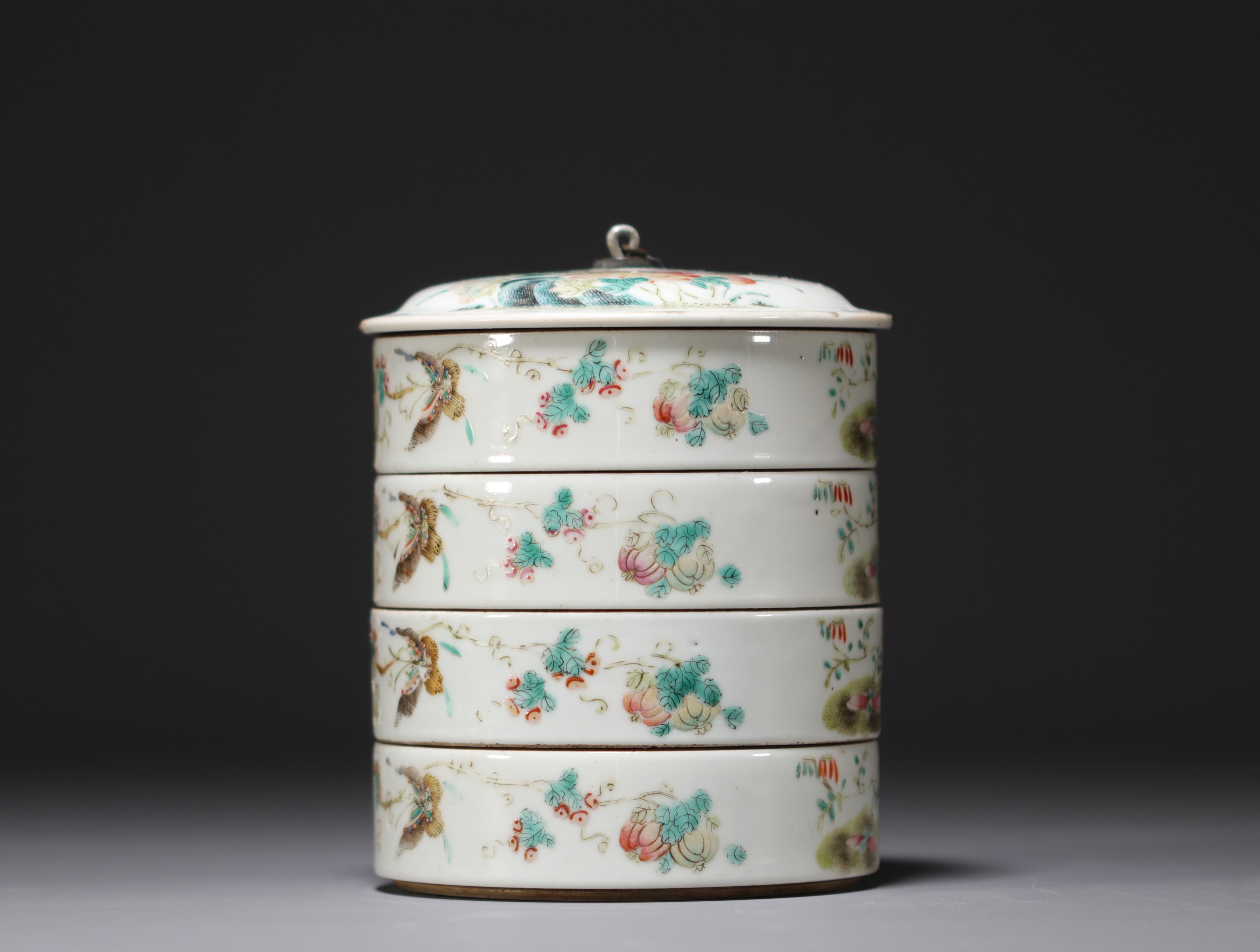 China - Set of four stacking condiment bowls decorated with flowers, famille rose. - Image 4 of 6