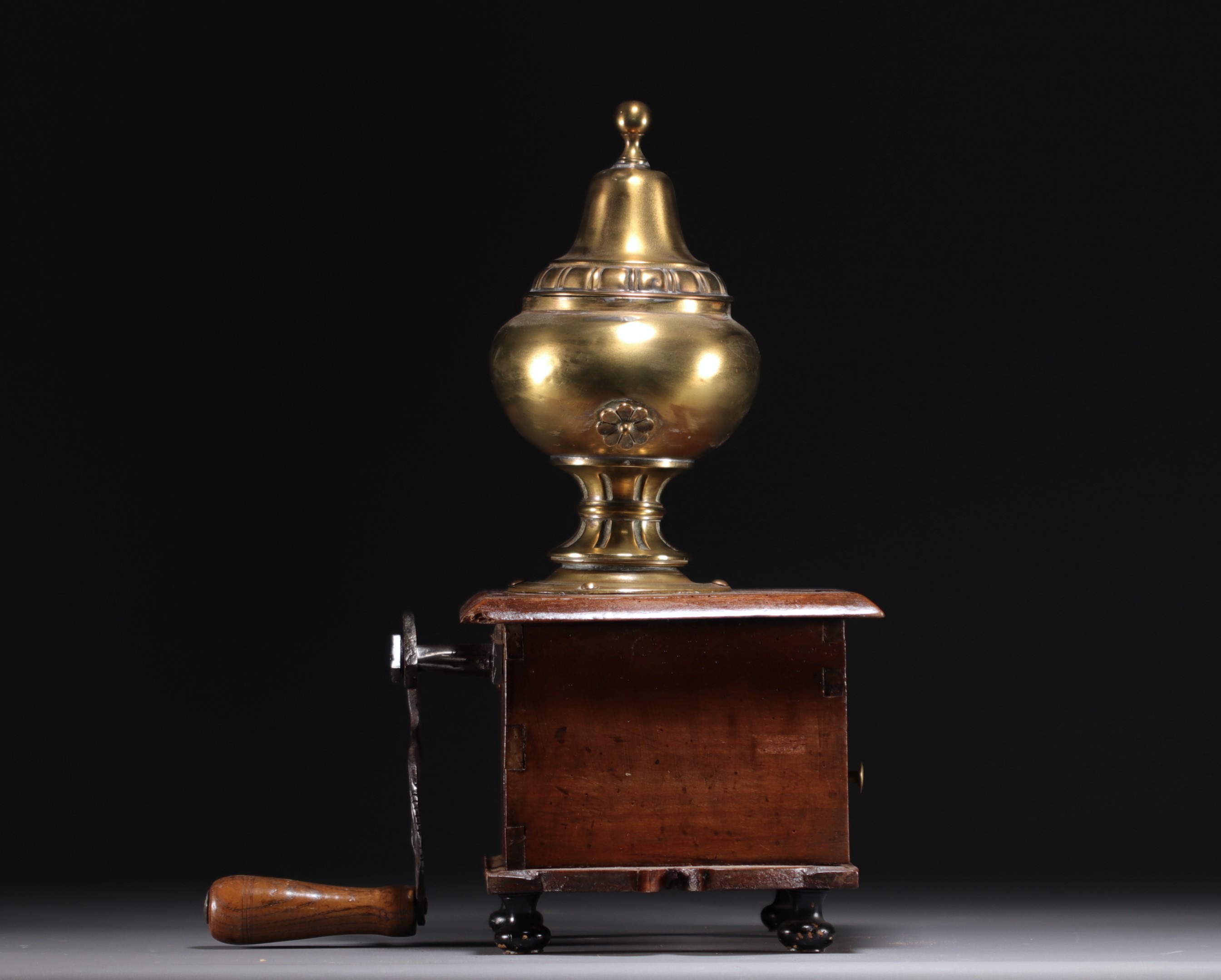Walnut and brass coffee grinder, 18th-19th century. - Image 3 of 3