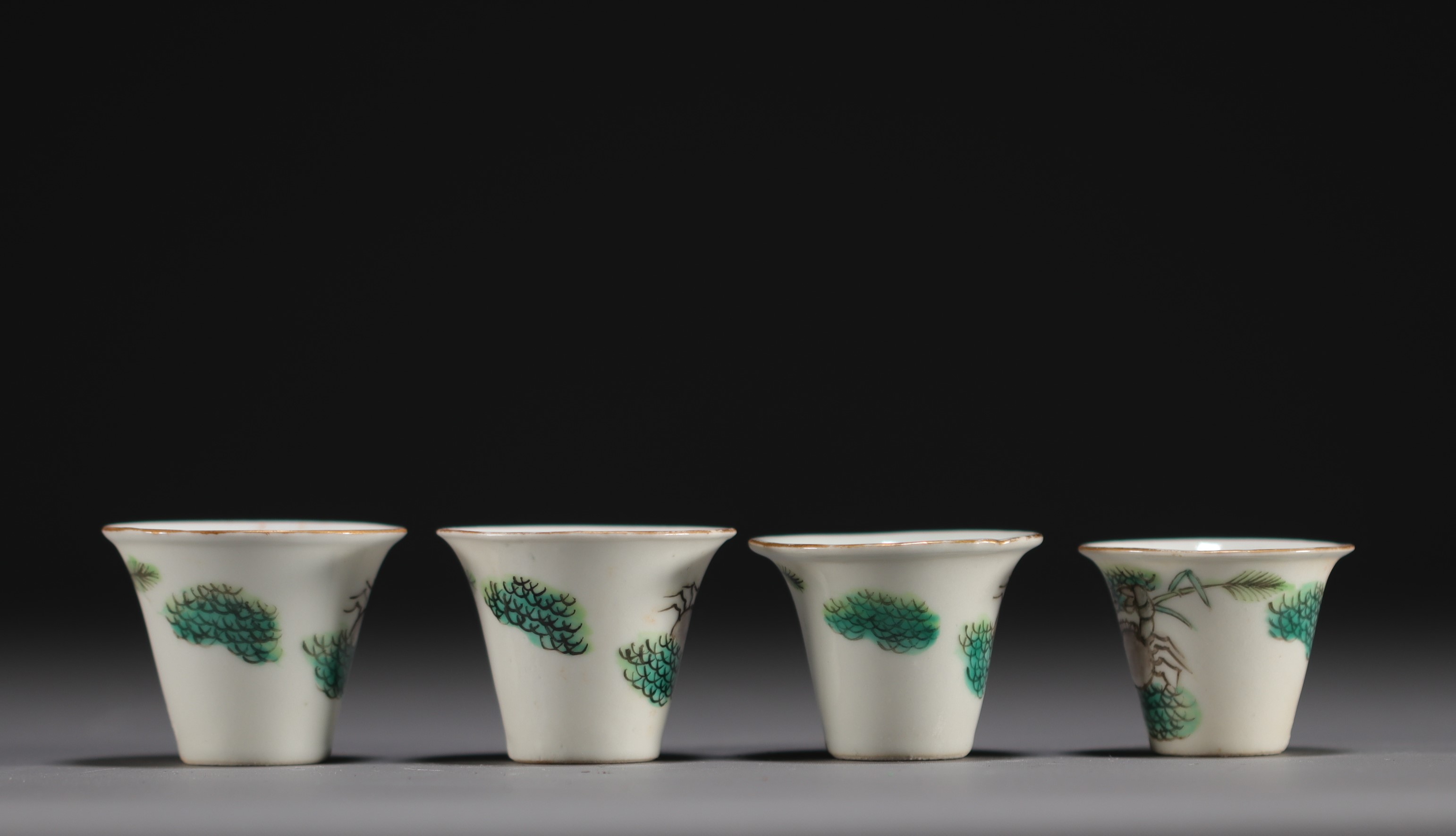 China - Set of eleven bowls of different sizes in famille rose porcelain, 19th century. - Image 7 of 8