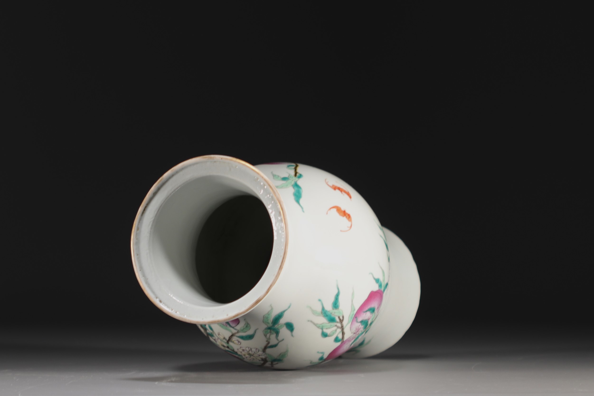 China - Porcelain vase with nine peaches design, famille rose, Qing period. - Image 7 of 7