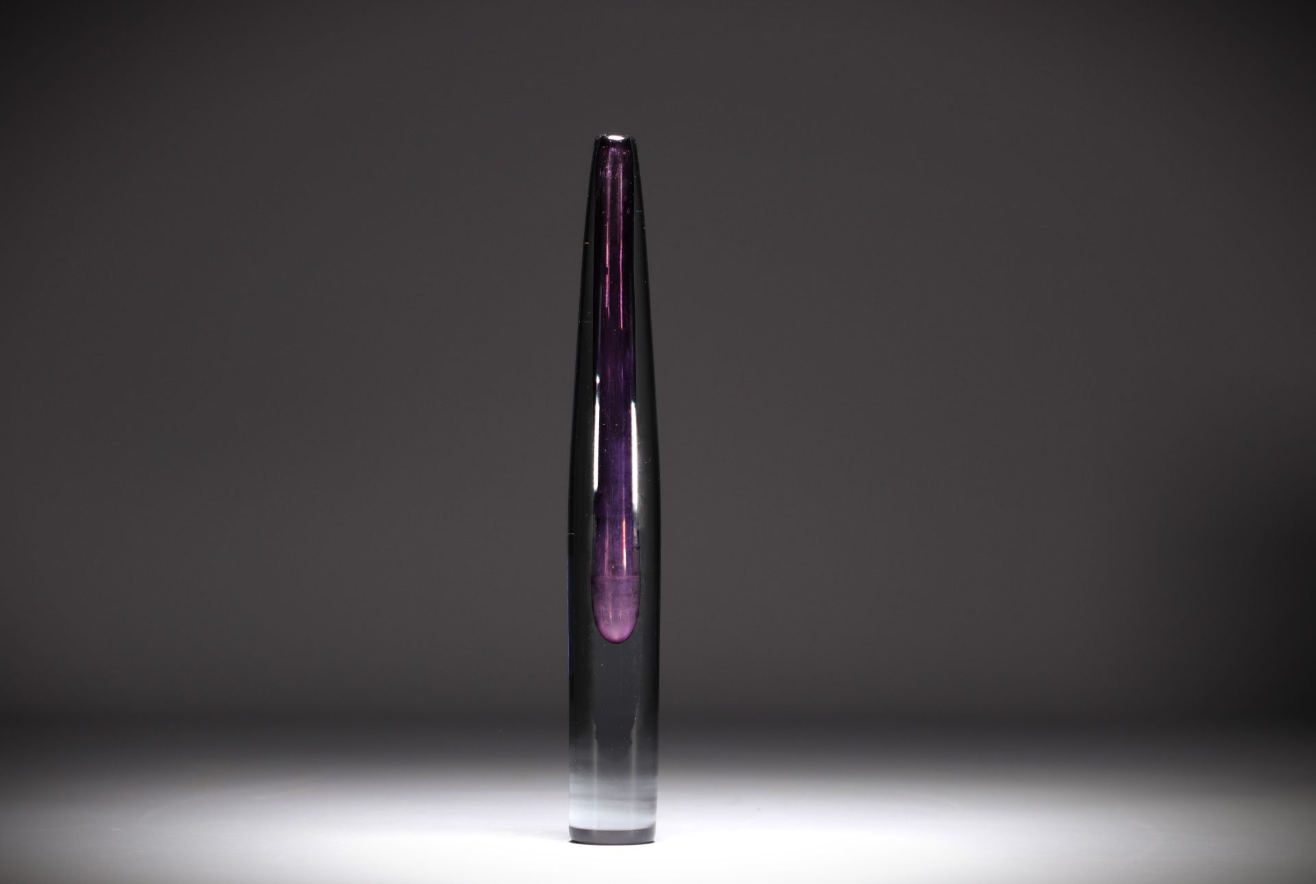 Asta STROMBERG (1916-1995) "Sputnik" Soliflore vase in violet blown glass, circa 1960. - Bild 4 aus 4