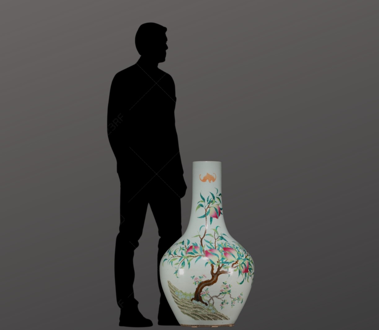 China - Imposing famille rose porcelain vase with nine peaches design, Qing dynasty. (100cm high) - Image 2 of 13