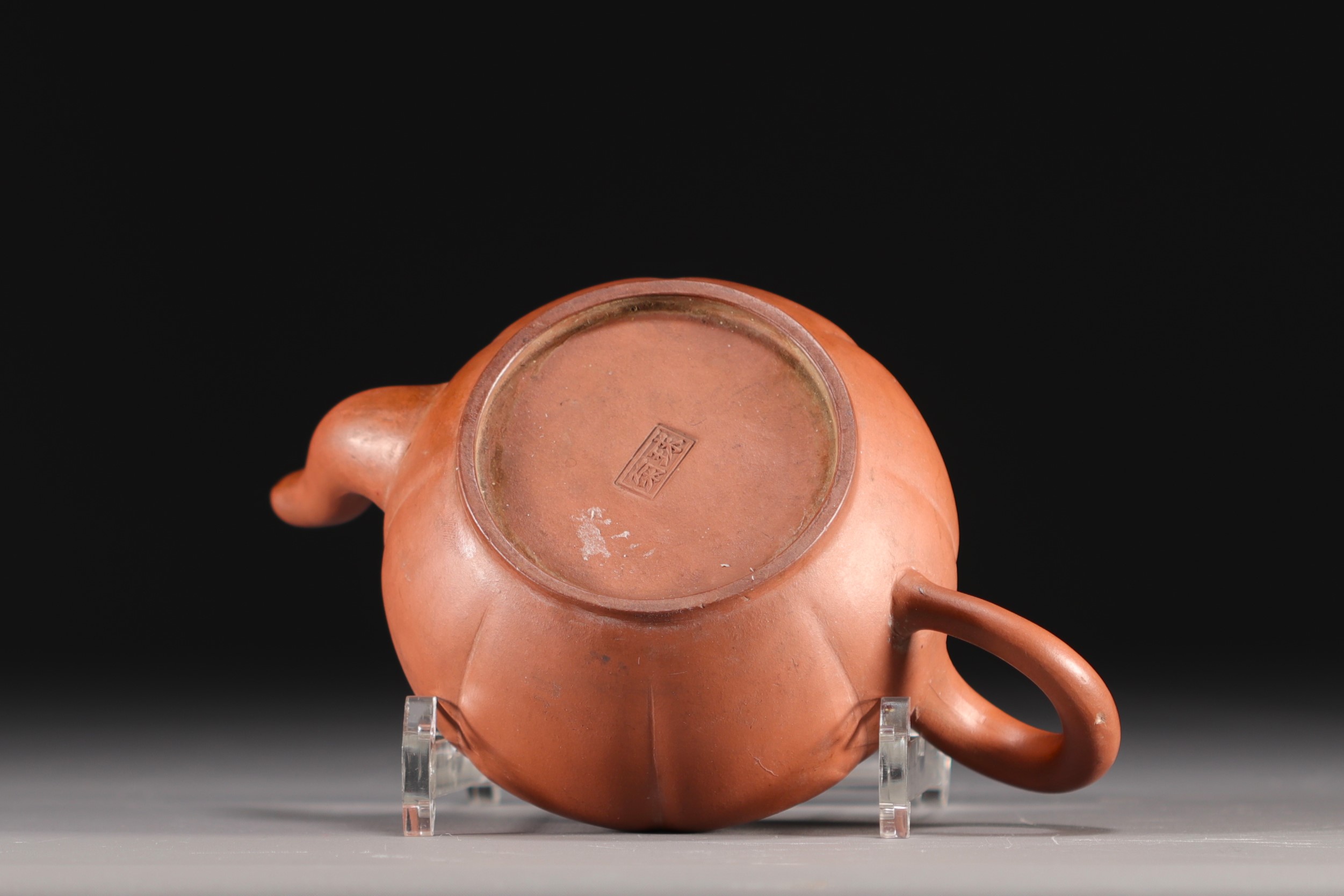 China - Set of two Yixing Chinese teapots. - Image 9 of 9