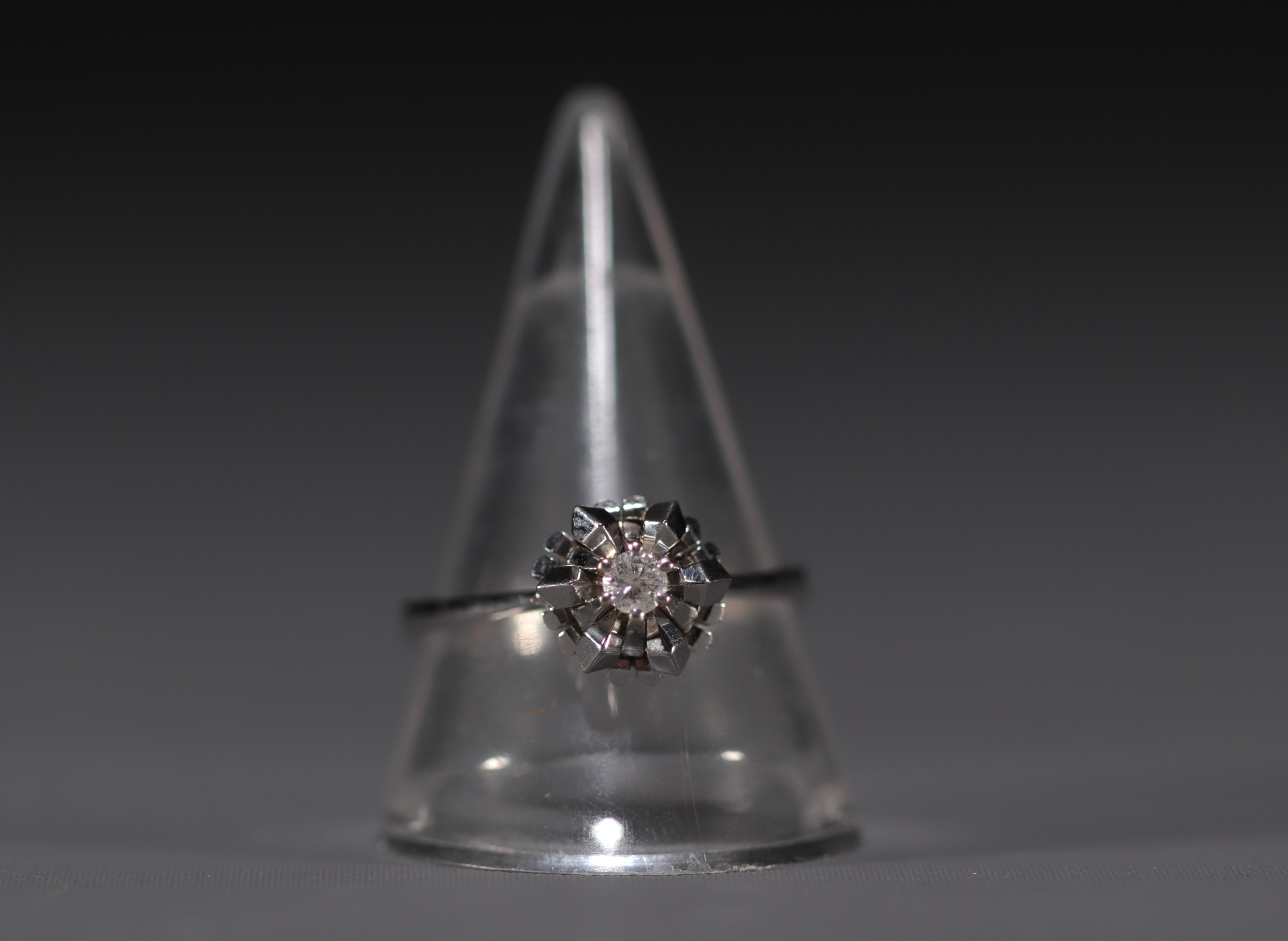 Ring in 18k white gold weighing 3.6 g. - Image 3 of 4