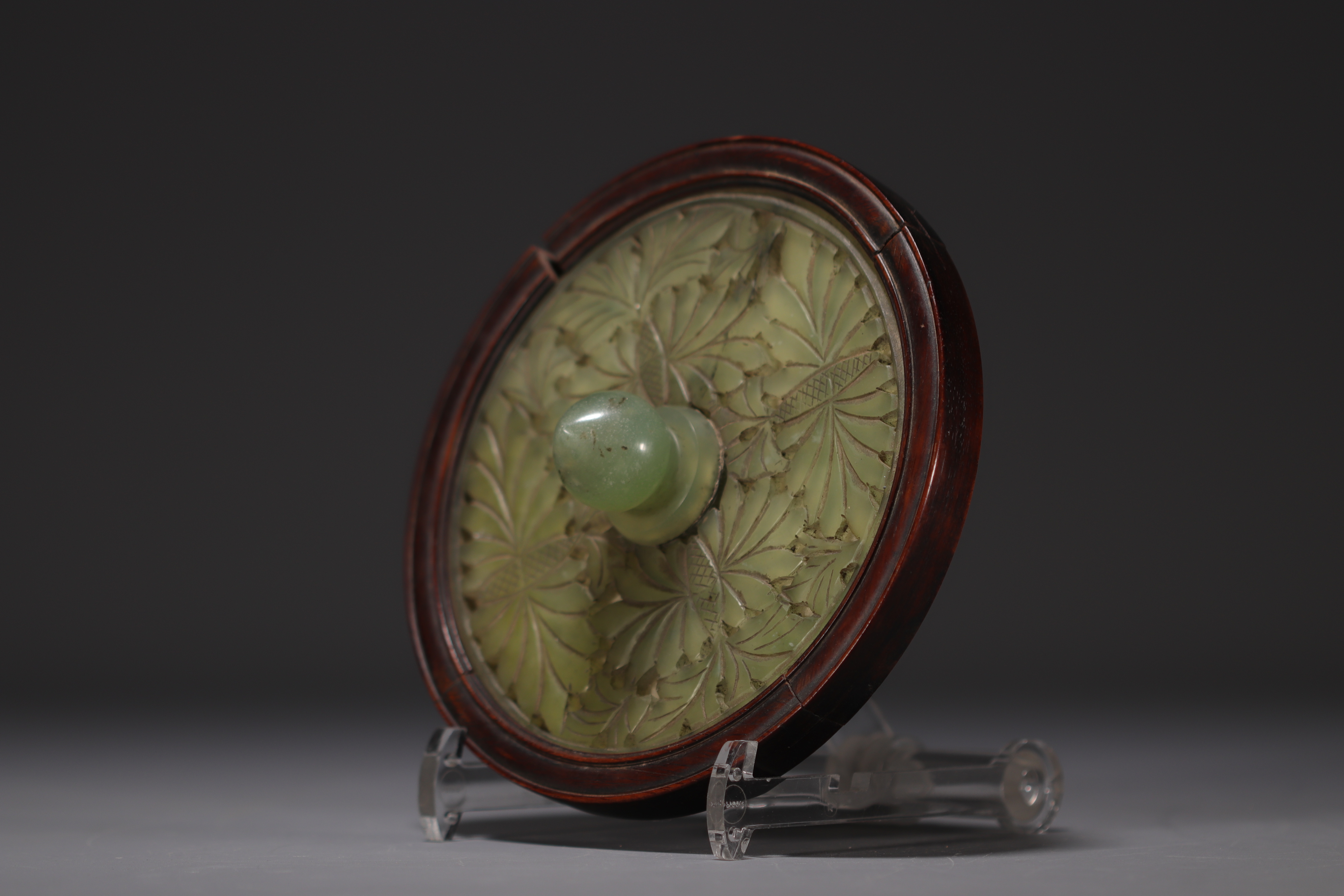 China - Carved jade hand mirror. - Image 2 of 5