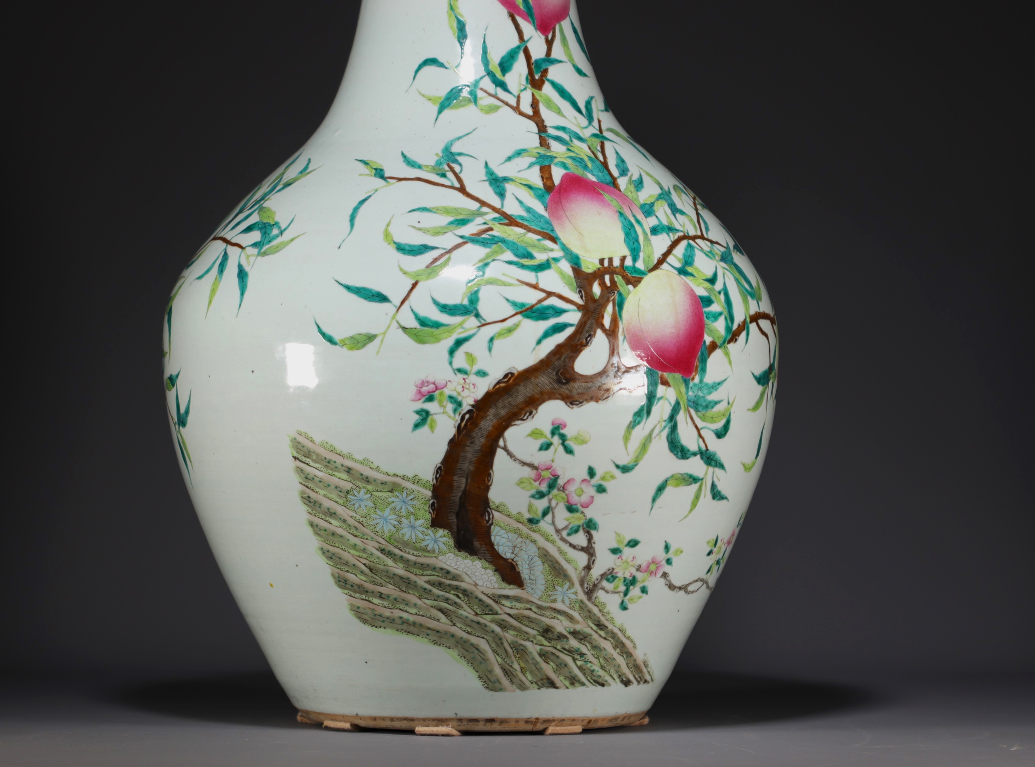 China - Imposing famille rose porcelain vase with nine peaches design, Qing dynasty. (100cm high) - Image 10 of 13