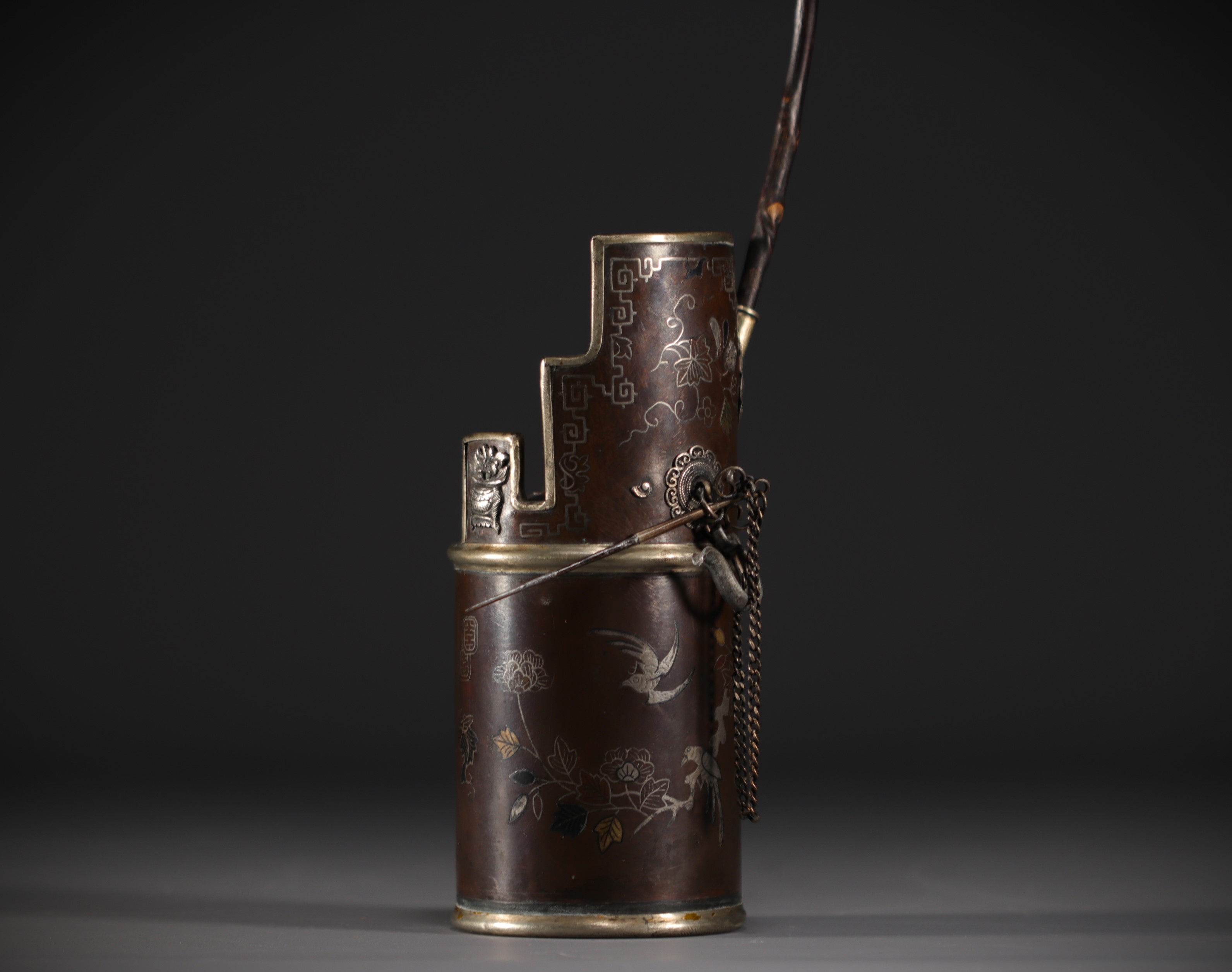 Vietnam - Opium water pipe in copper and silver inlay, circa 1900. - Image 2 of 4