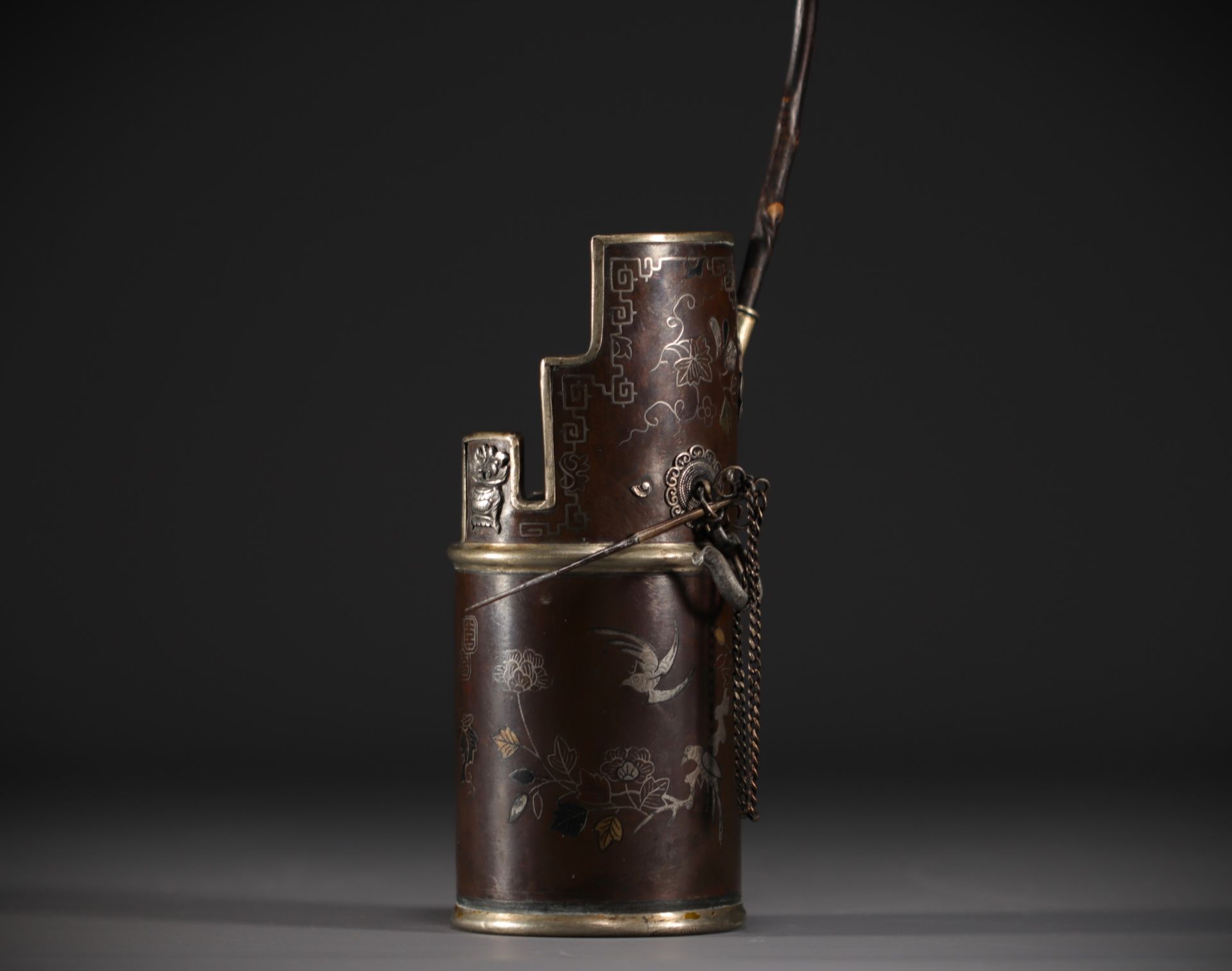 Vietnam - Opium water pipe in copper and silver inlay, circa 1900. - Image 2 of 4