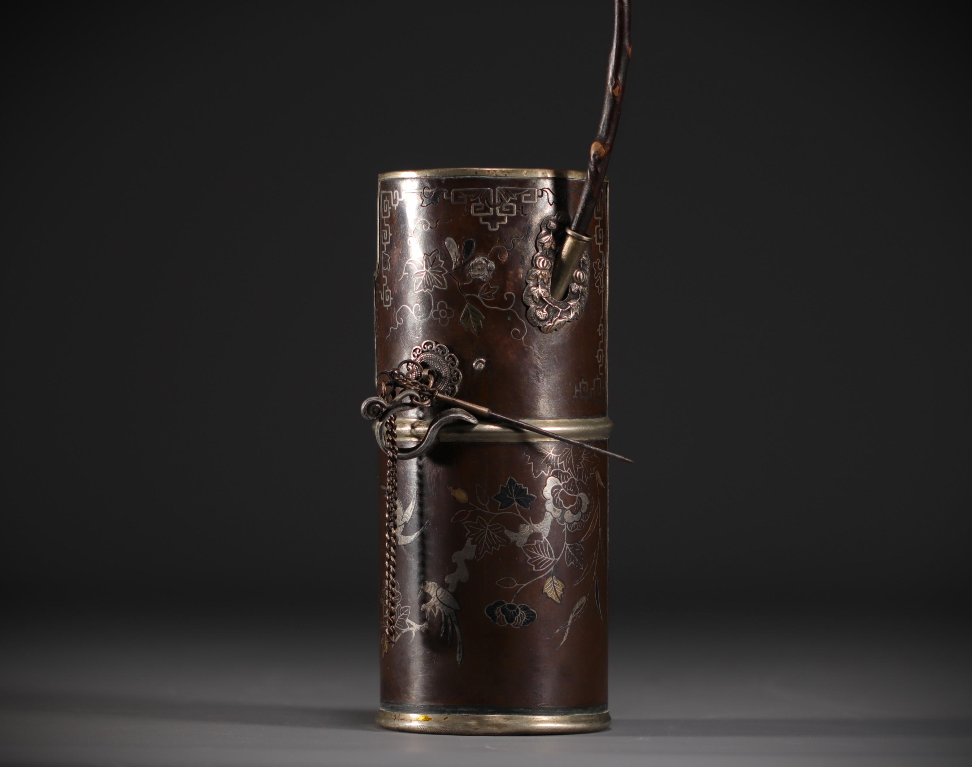 Vietnam - Opium water pipe in copper and silver inlay, circa 1900. - Image 3 of 4