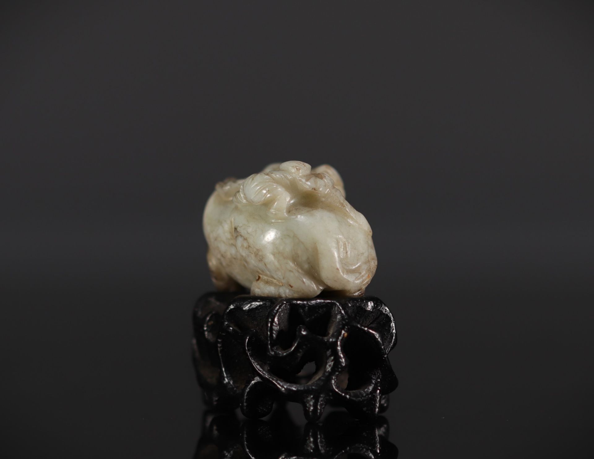China - Carved jade buffalo, Ming period. - Bild 7 aus 8