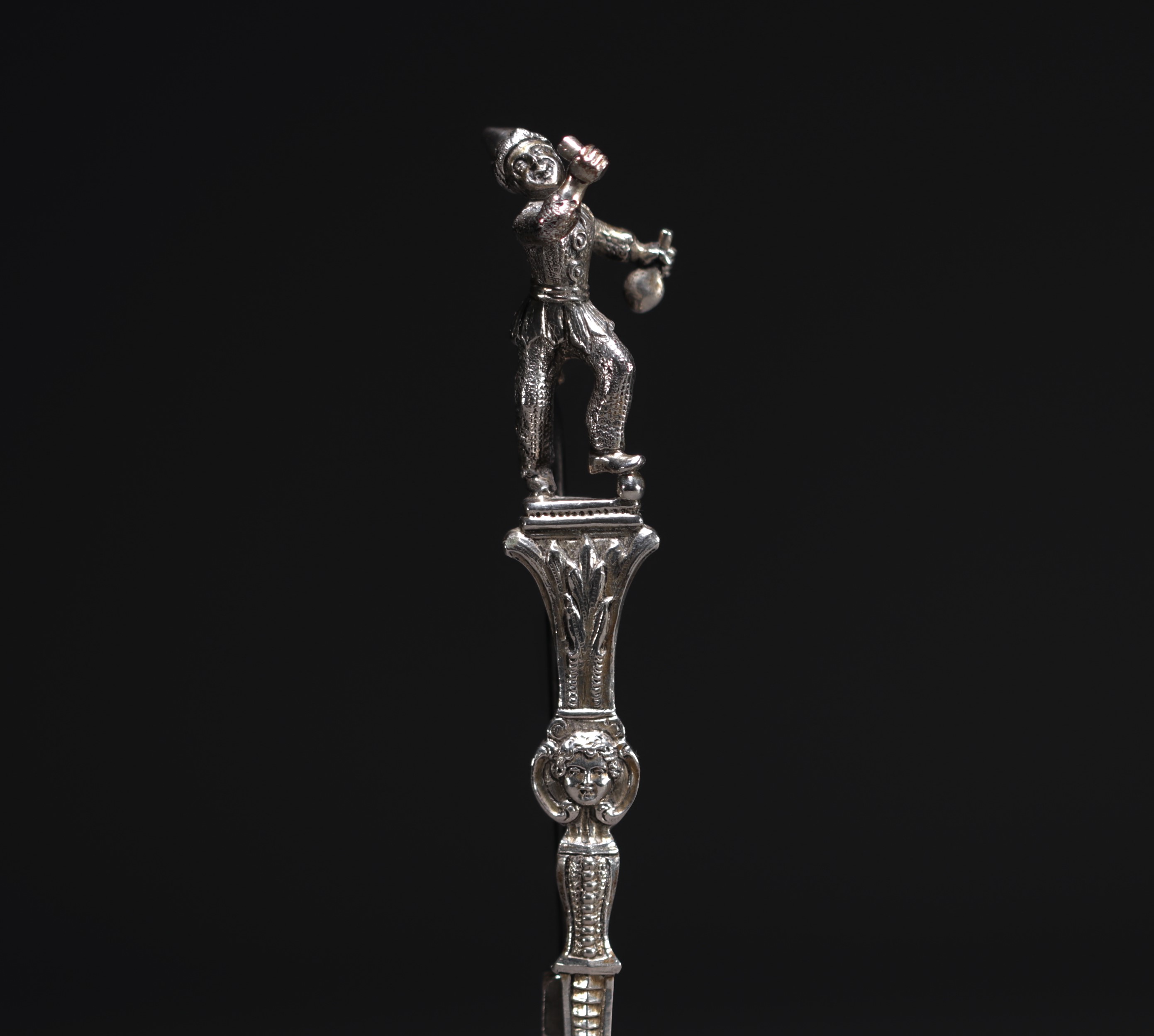 Solid silver ragout spoon surmounted by a pitre, court entertainer, 18th century. - Image 2 of 2