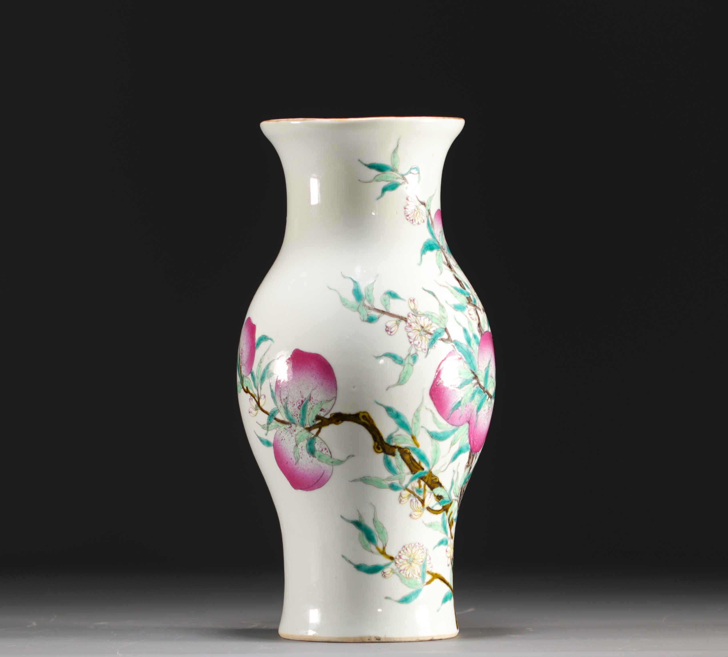 China - Porcelain vase with nine peaches design, famille rose, Qing period. - Image 3 of 7