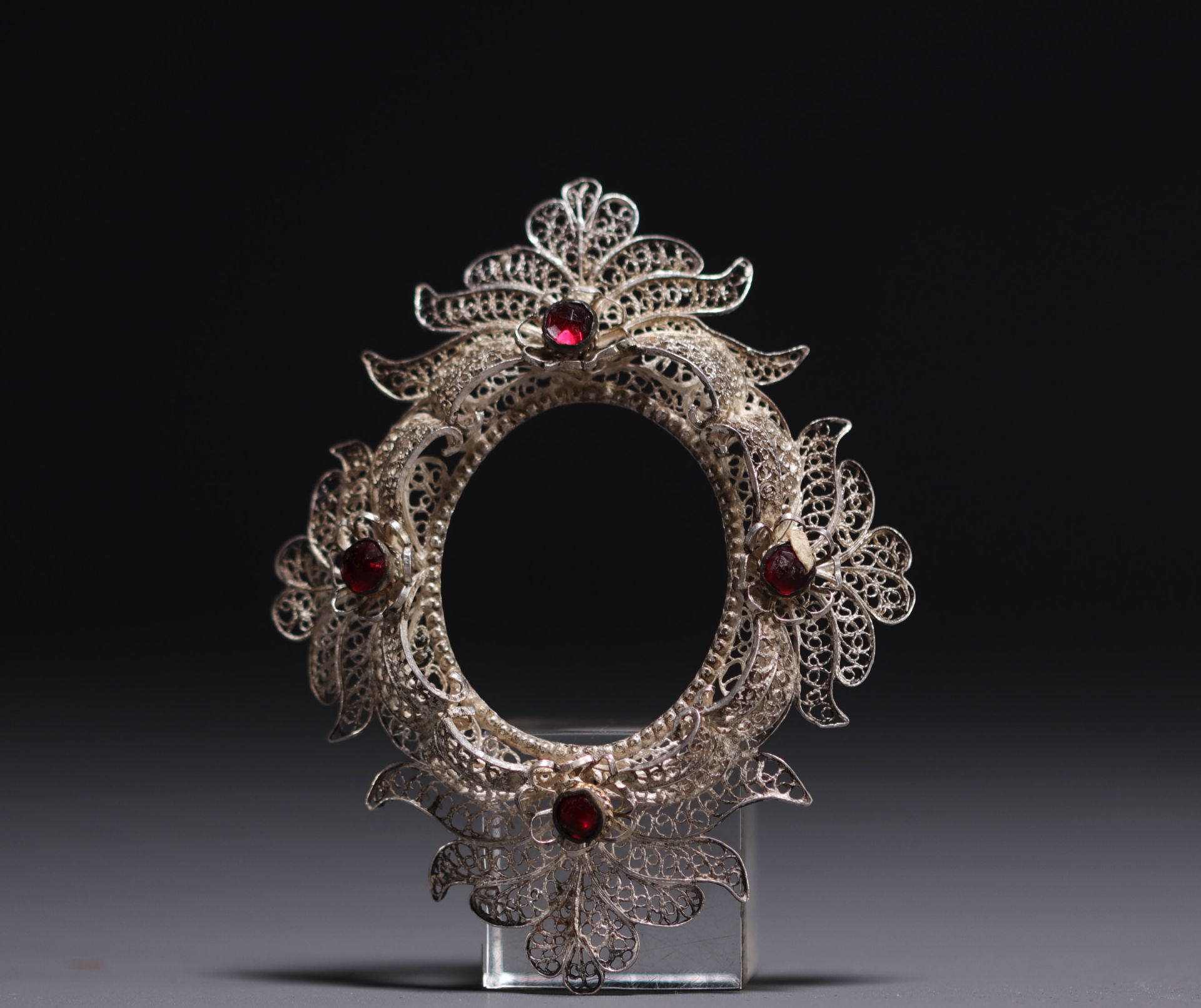 Rare set of three small silver frames with filigree and cut glass. - Image 3 of 4