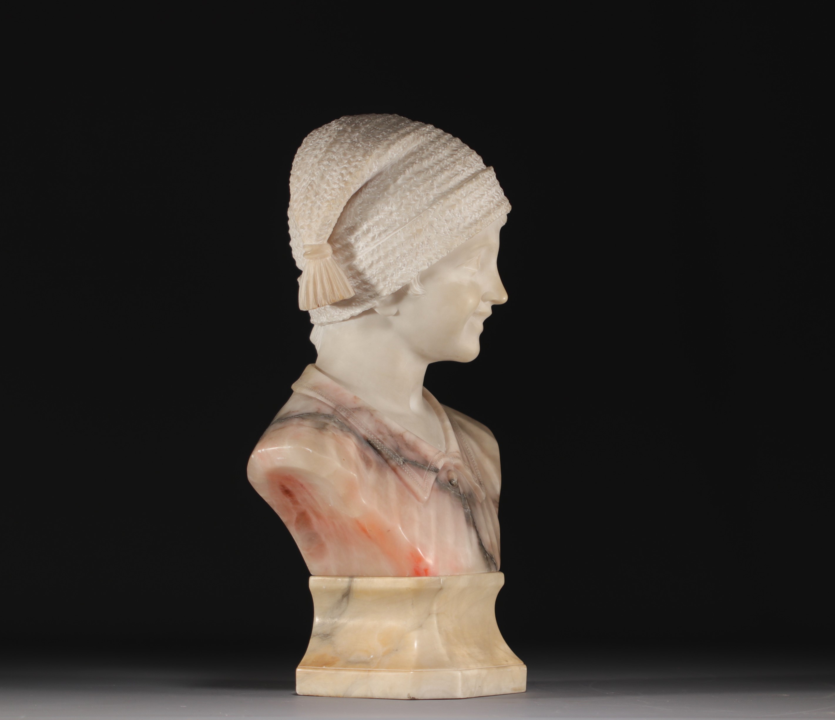 G. PINESCHI - "Young Neapolitan fisherman" Bust in pink alabaster, early 20th century. - Image 2 of 3