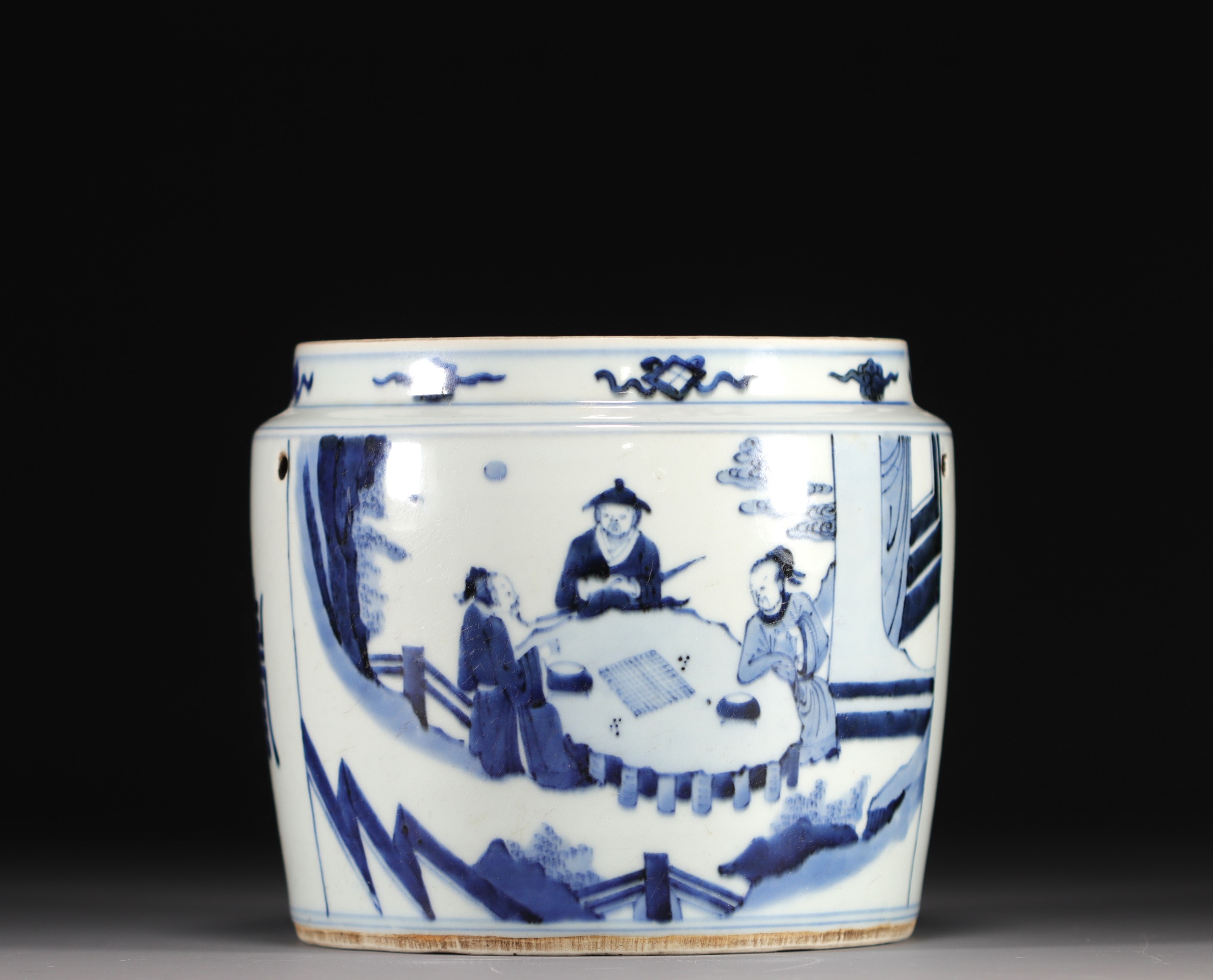 China - Perfume burner in blue porcelain with figures, 18th century. - Image 3 of 7