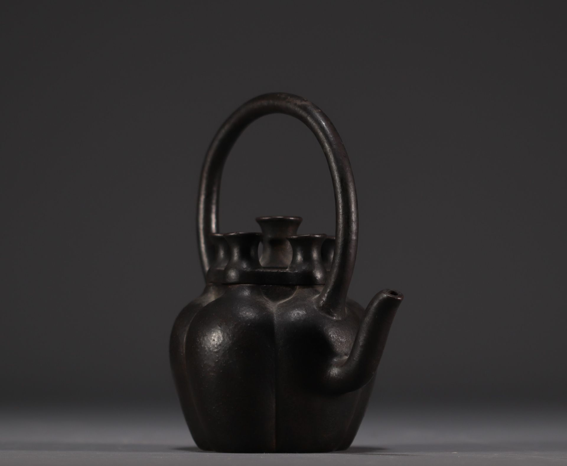 China - Cast iron teapot, calligraphic poem, Ming mark under the piece. - Bild 3 aus 6
