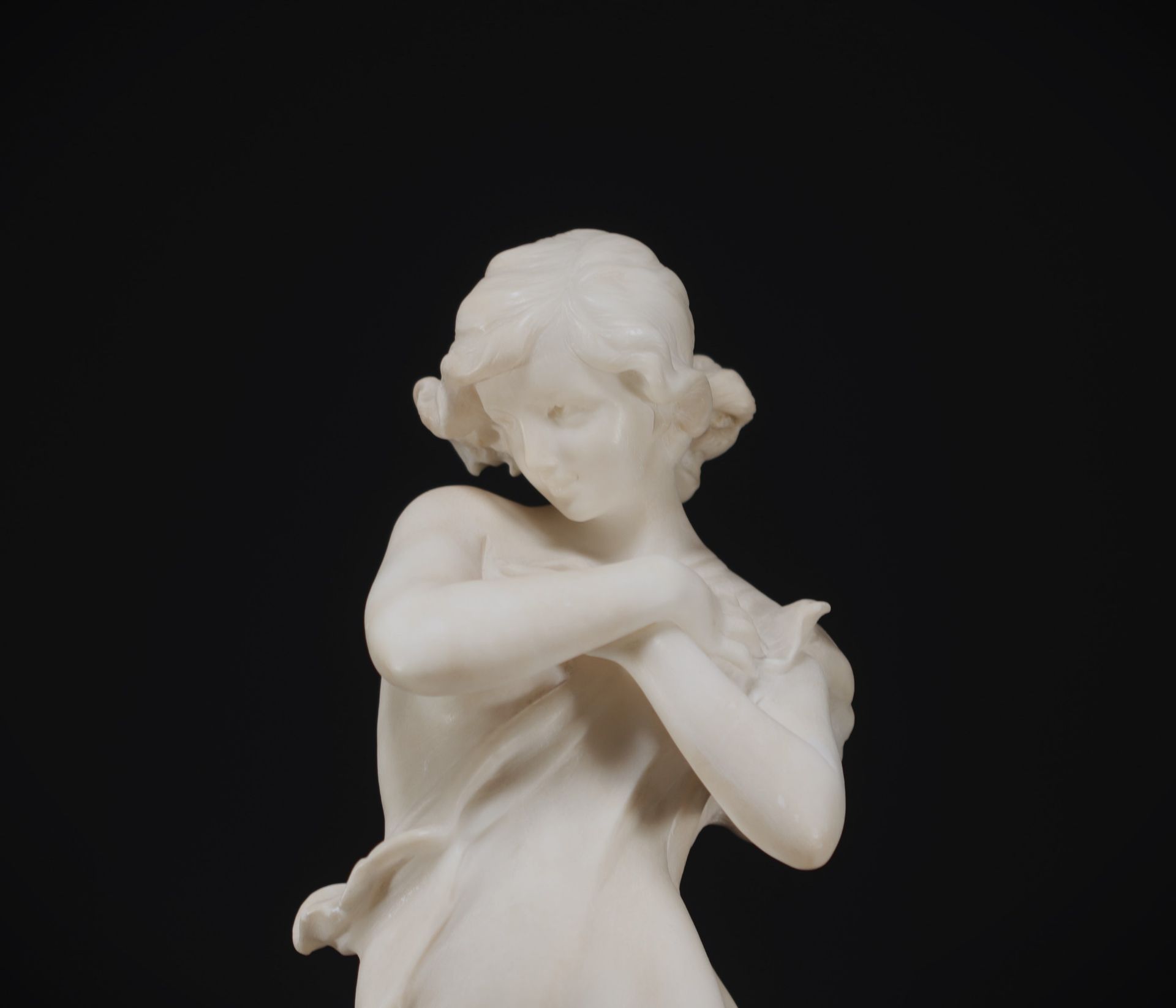 "Jeune Nymphe" Large white marble sculpture, 19th century. - Bild 2 aus 4