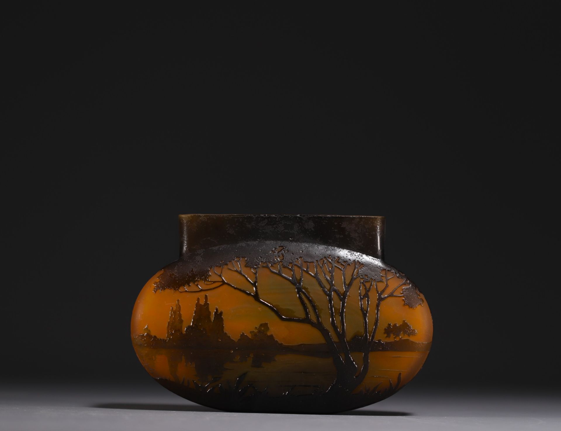 DAUM Nancy - Vase jardiniere in acid-etched multi-layered glass decorated with trees and a pond, sig