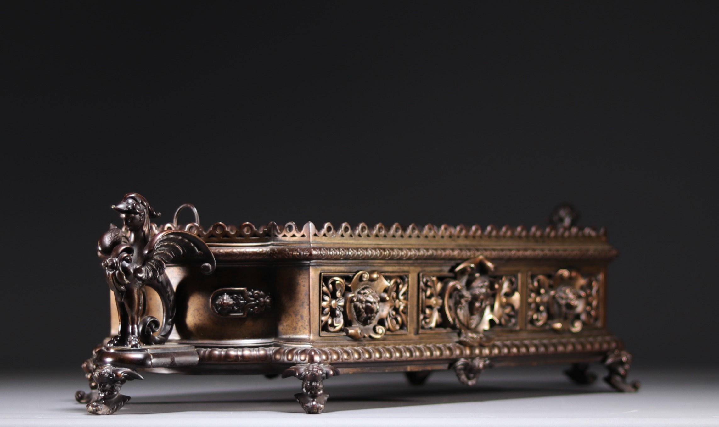 Napoleon III period bronze table planter, 19th century.