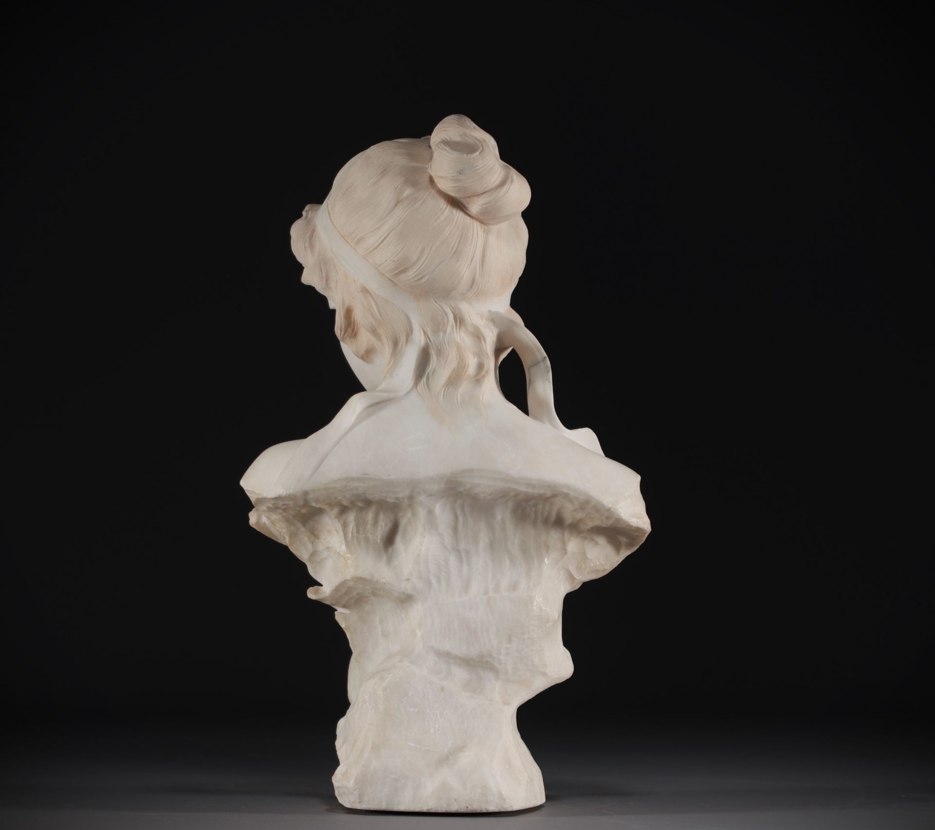 Art Nouveau bust of a young woman in white marble, circa 1900. - Image 4 of 4