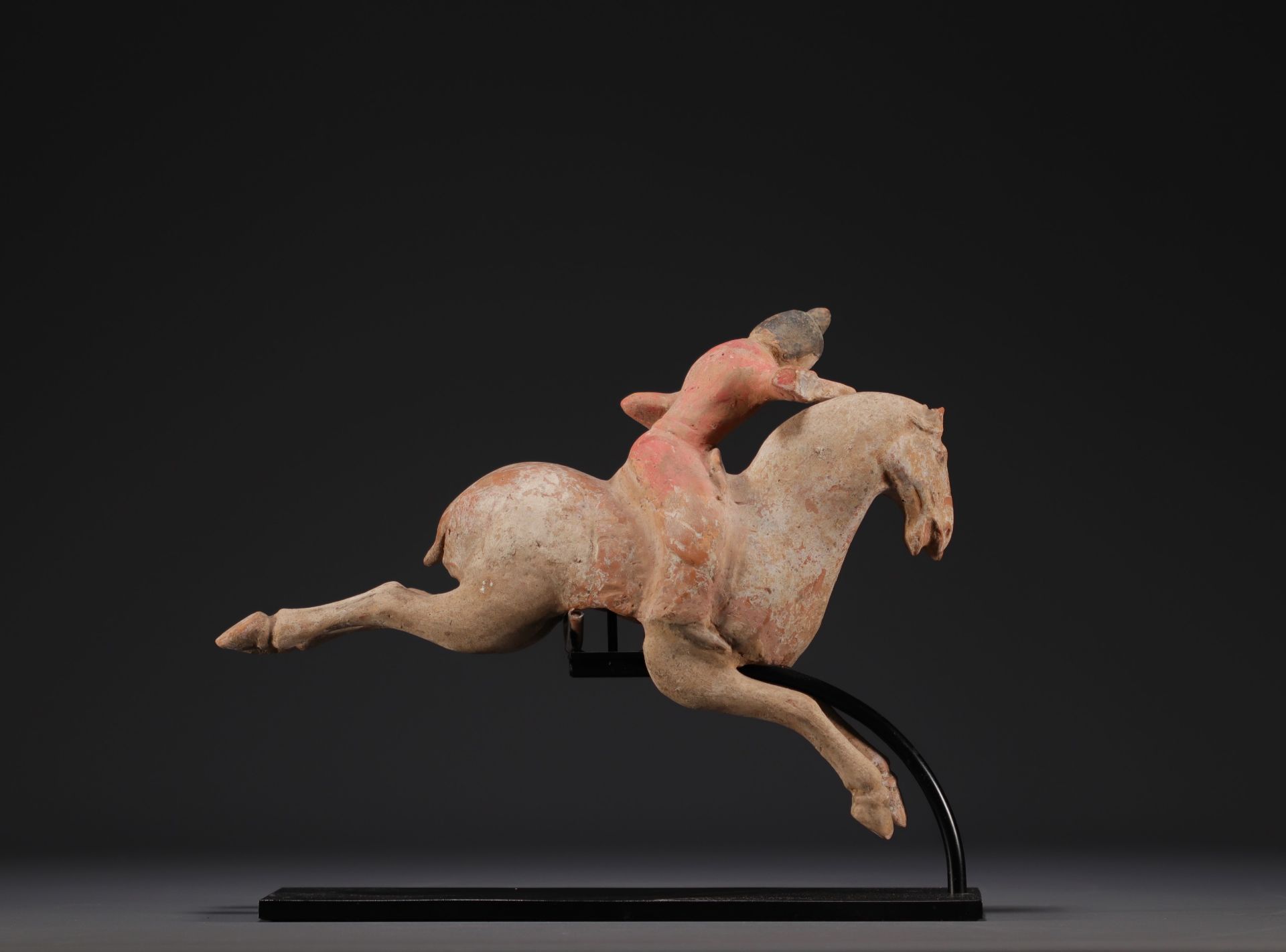 China - "Polo player" Polychrome terracotta, Tang Dynasty. - Bild 2 aus 2