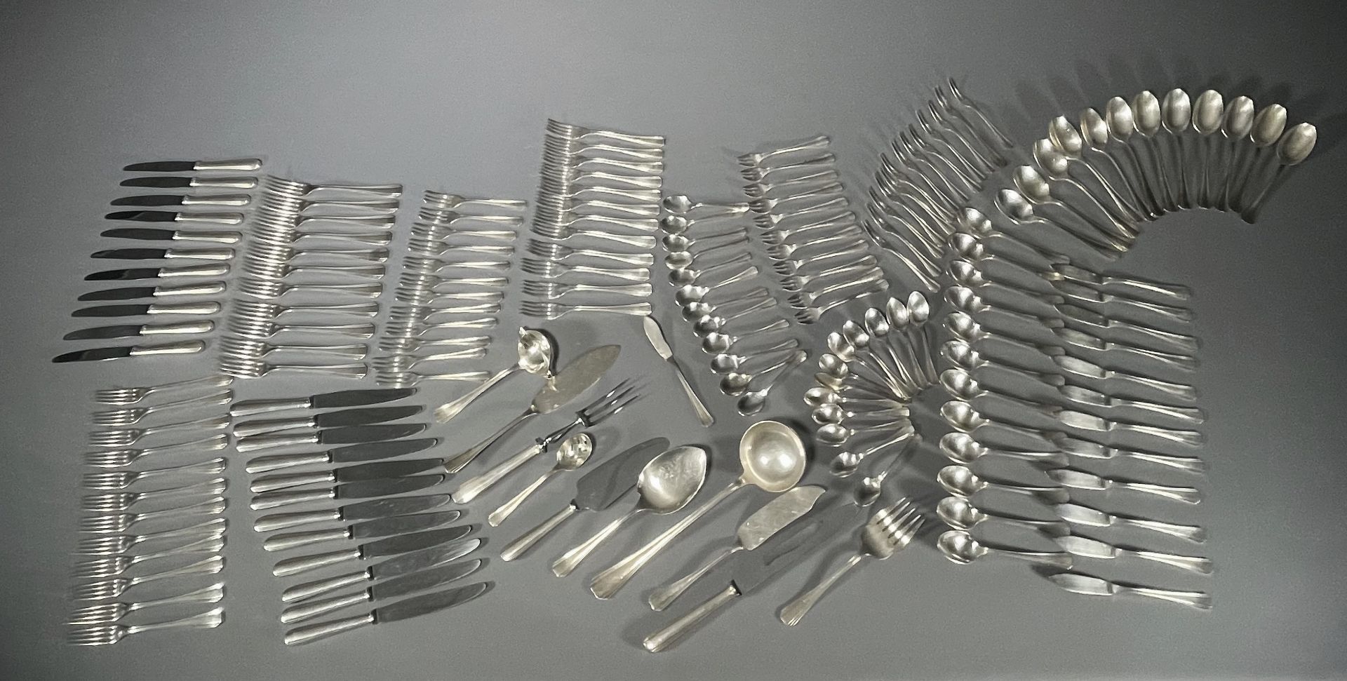 Christofle - Art Deco silver-plated kitchen set, Luc LANEL model, 167 pieces.